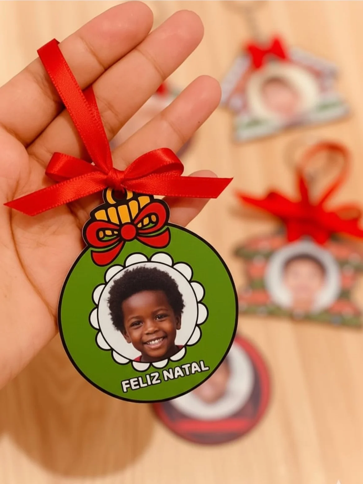 Enfeite de árvore ou chaveiro lembrancinha de Natal — amostra 4: *Chaveiro ou Enfeite de Natal Personalizado* – Vermelho e…