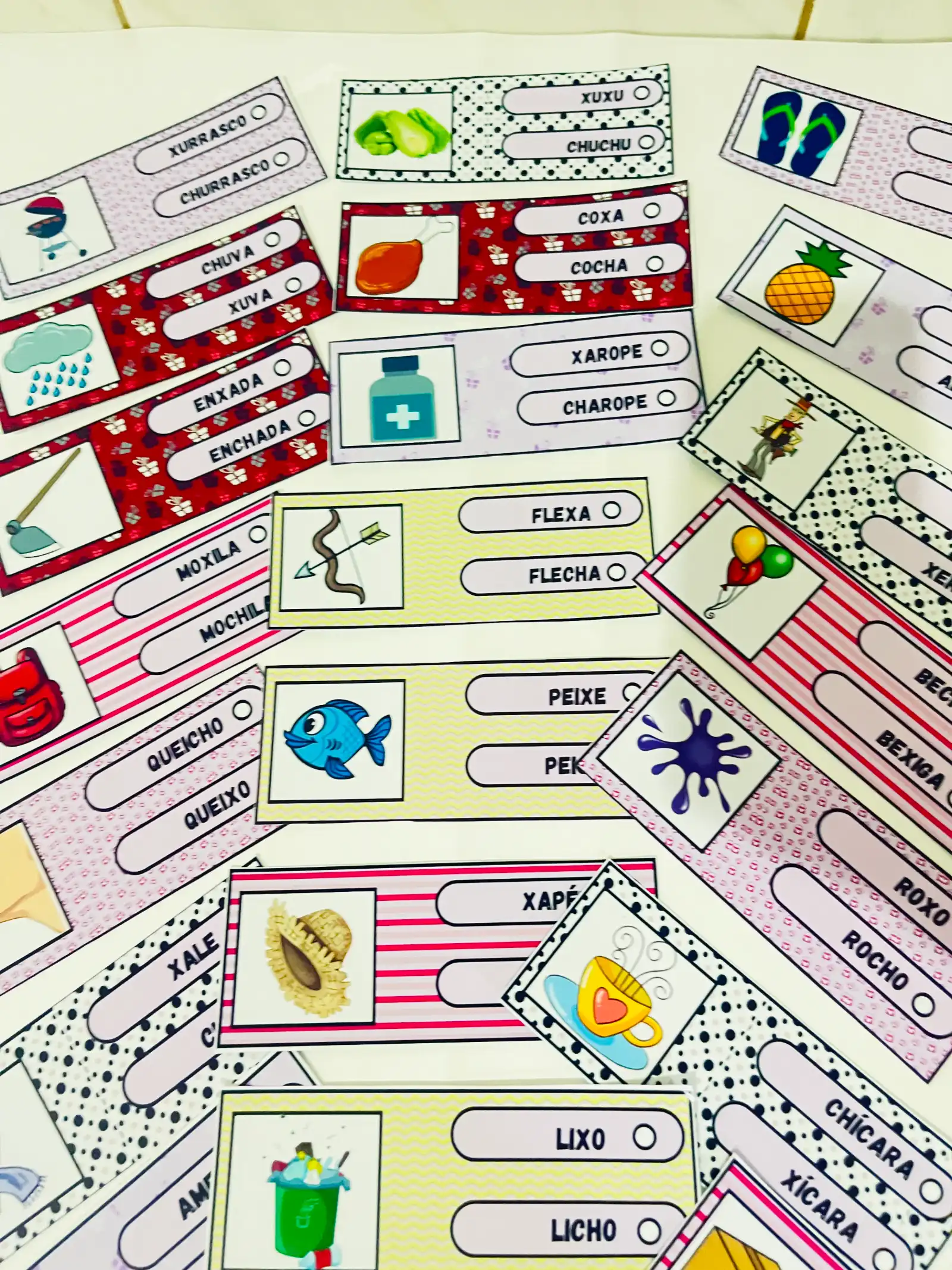 ESCREVE COM X OU CH? – ORTOGRAFIA SEM MISTÉRIOS! — amostra 4: Com o material “Escreve com X ou CH