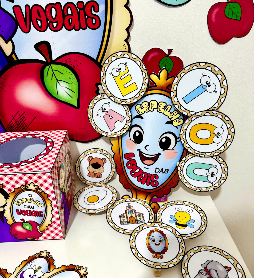 Espelho das Vogais: Kit em PDF para Educação Infantil — amostra 6: Trabalhe as vogais na Educação Infantil com painel,…