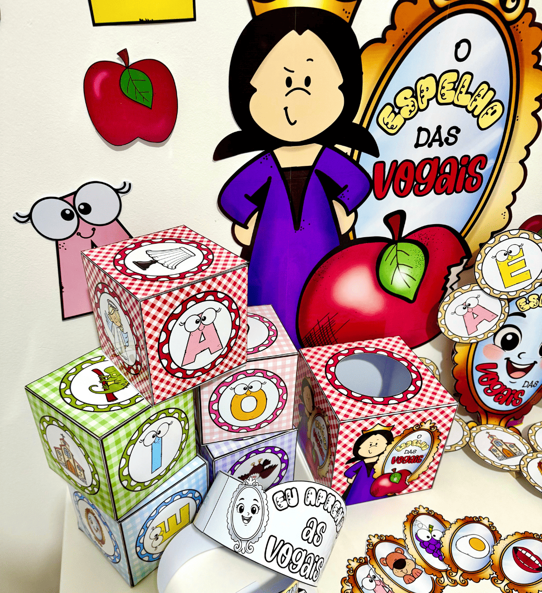 Espelho das Vogais: Kit em PDF para Educação Infantil — amostra 7: Trabalhe as vogais na Educação Infantil com painel,…