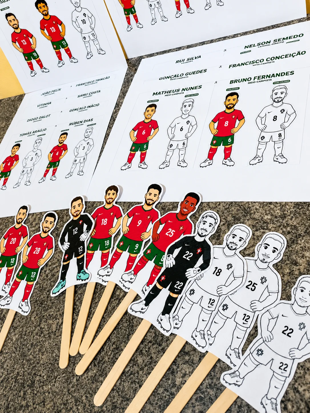 Fantoches no Palito - Seleção de Portugal — amostra 3: Personagens da Seleção de Portugal 2026 🇵🇹 Arquivo digital com os… Fantoches no Palito - Seleção de Portugal — amostra 3: Personagens da Seleção de Portugal 2026 🇵🇹 Arquivo digital com os…