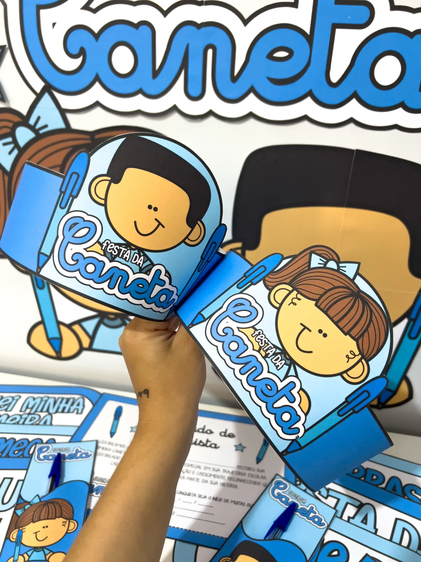 Festa da caneta — amostra 1: Festa da Caneta Festa da Caneta é um material pedagógico completo, pensado para tornar esse…