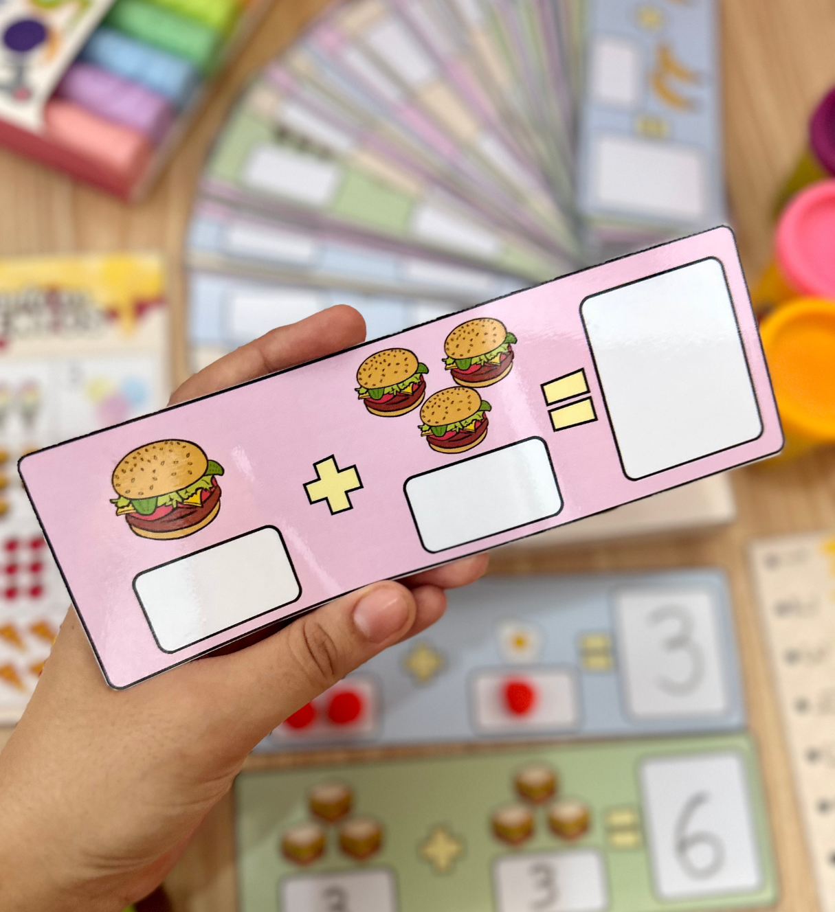 Fichas de soma com alimentos para a Educação Infantil — amostra 5: Explore a adição na Educação Infantil com 60 fichas…