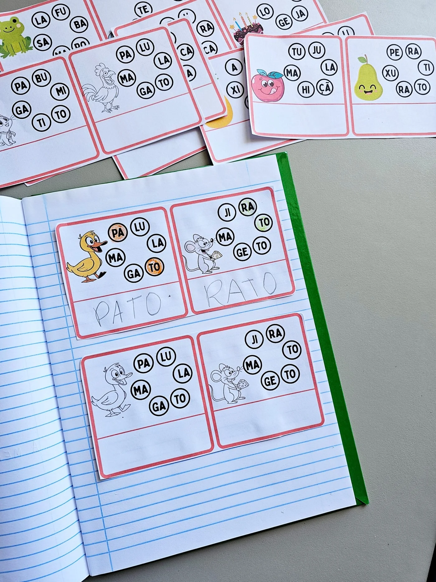 Fichas forme palavras — Alfabetização para Todas as séries: FICHAS FORME AS PALAVRAS ✏️🔤 Uma atividade divertida para…