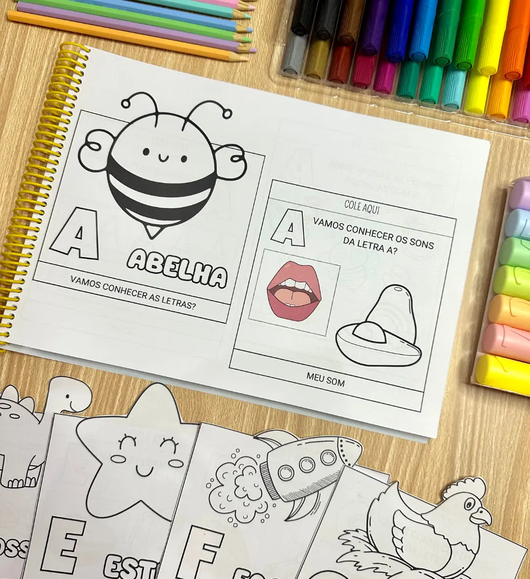 Flipbook do Alfabeto: 52 Páginas para Colorir e Aprender — amostra 3: Como usar em sala de aula