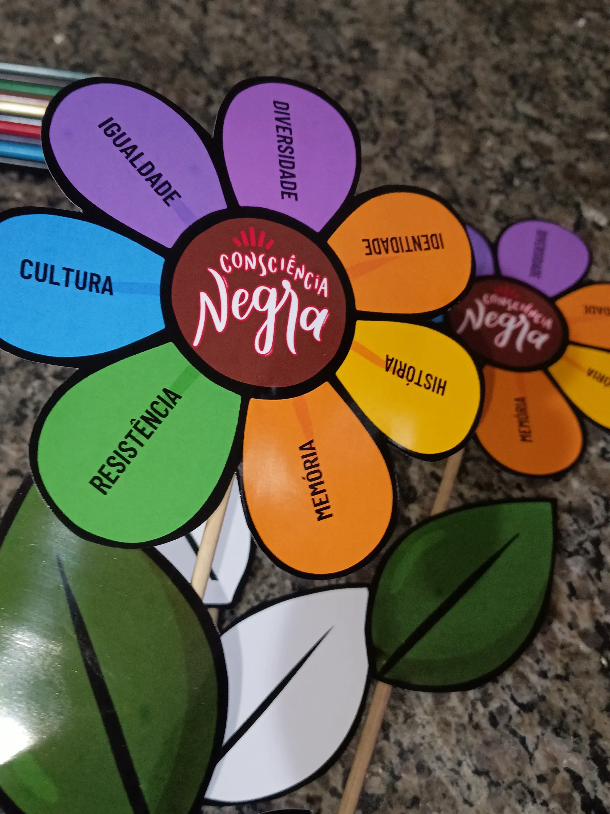 Flor Pedagógica Consciência Negra para Colorir — Alfabetização para Educação Infantil: FLORES DA CONSCIÊNCIA NEGRA 1 flor…