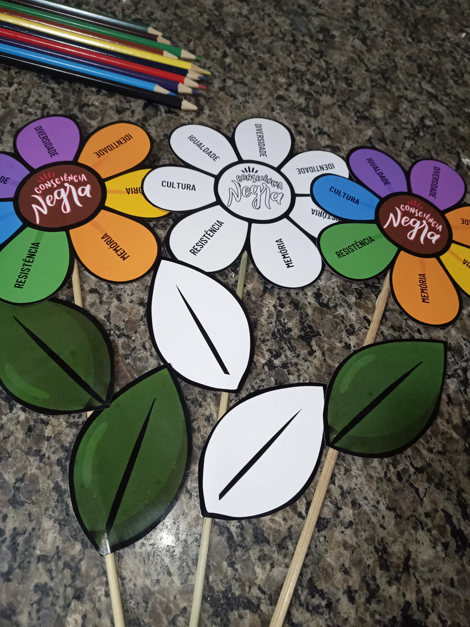 Flores Da Consciência Negra -educação infantil ao 5º ano — amostra 2: 📄 Arquivo digital em PDF com 2 páginas: