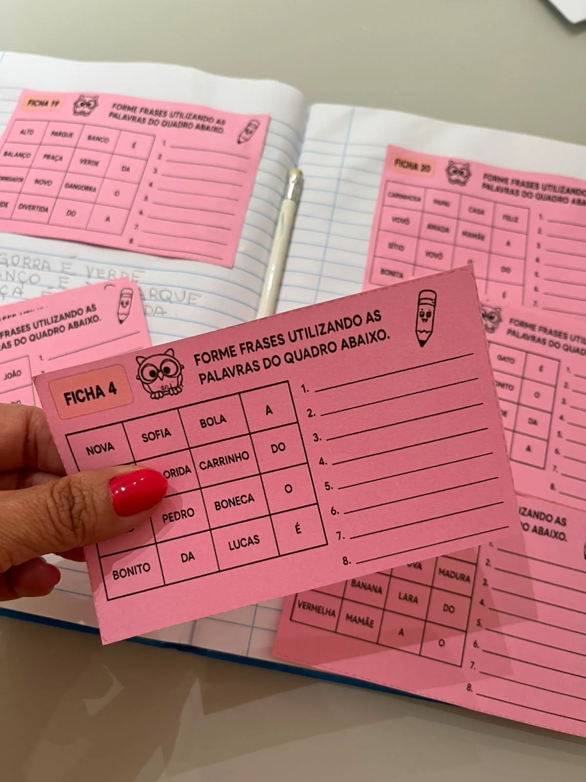 Formando Frases – 20 Fichas para Desenvolver a Escrita — amostra 1: Seu aluno já sabe ler palavras, mas ainda encontra… Formando Frases – 20 Fichas para Desenvolver a Escrita — amostra 1: Seu aluno já sabe ler palavras, mas ainda encontra…