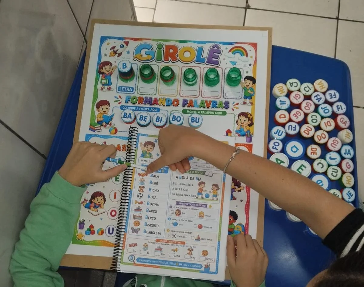 Girolê- Recurso lúdico para trabalhar padrões silabicos simples. — amostra 1: 🧩 Recurso Pedagógico – Alfabeto Móvel e…