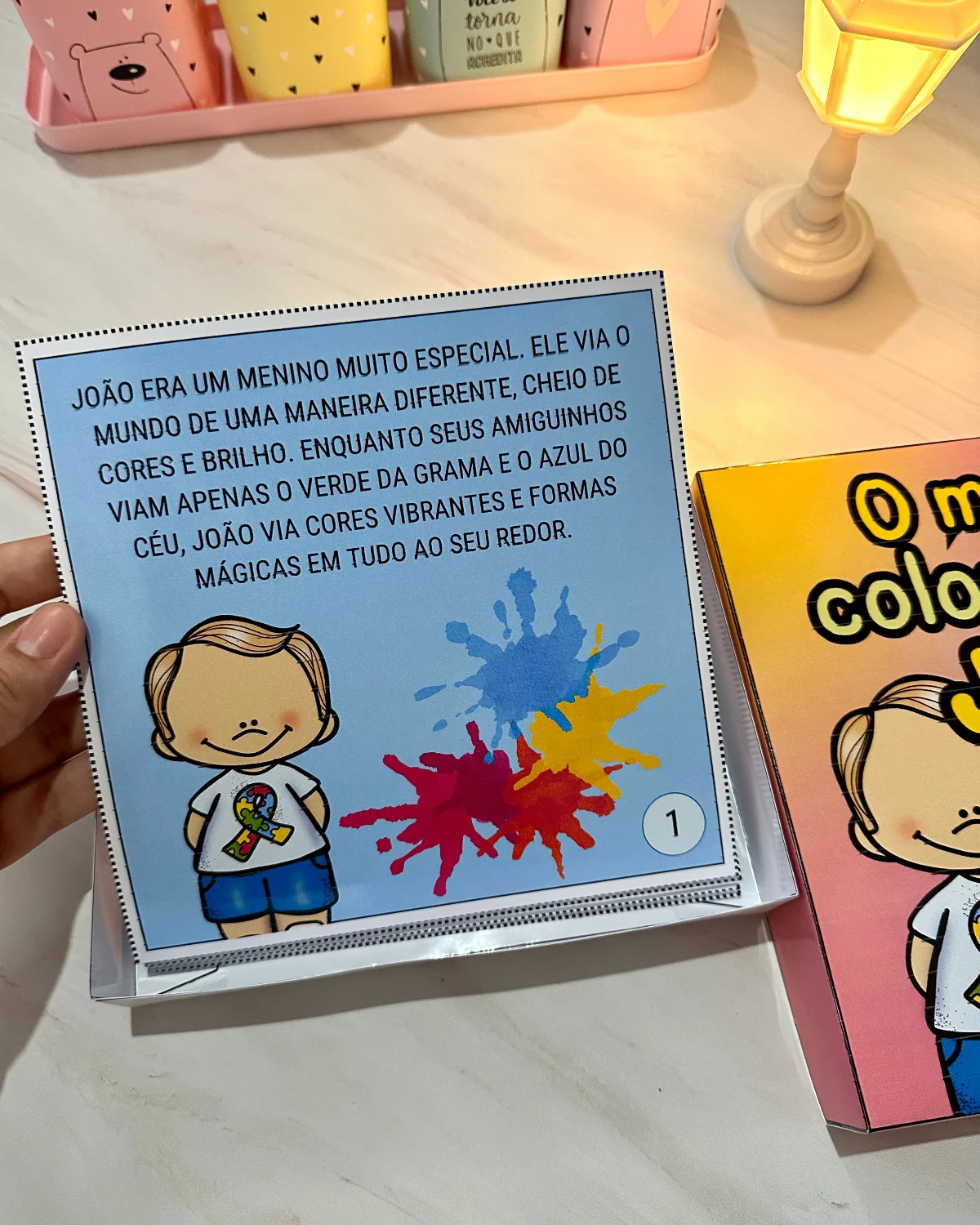 História na Caixa – O Mundo Colorido de João — amostra 2: Uma forma lúdica e encantadora de ensinar sobre respeito, empatia…