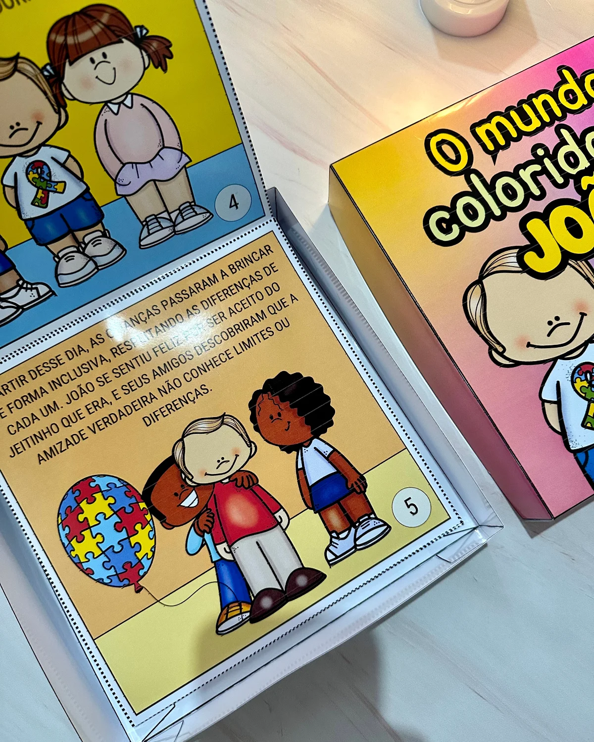 História na Caixa – O Mundo Colorido de João — amostra 5: Uma forma lúdica e encantadora de ensinar sobre respeito, empatia…