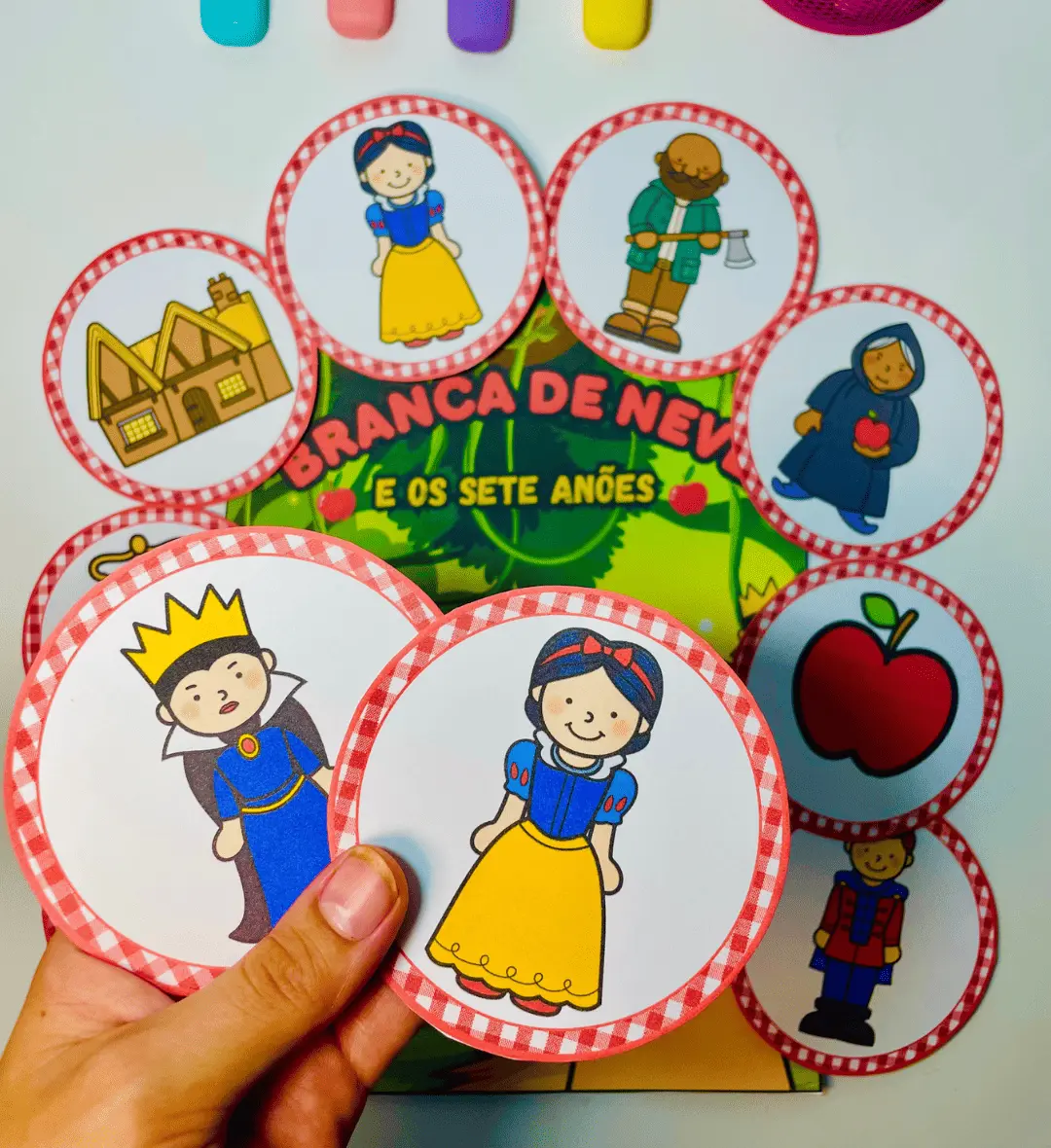 História na Luva: Branca de Neve e os Sete Anões em PDF — amostra 2: O que vem no material