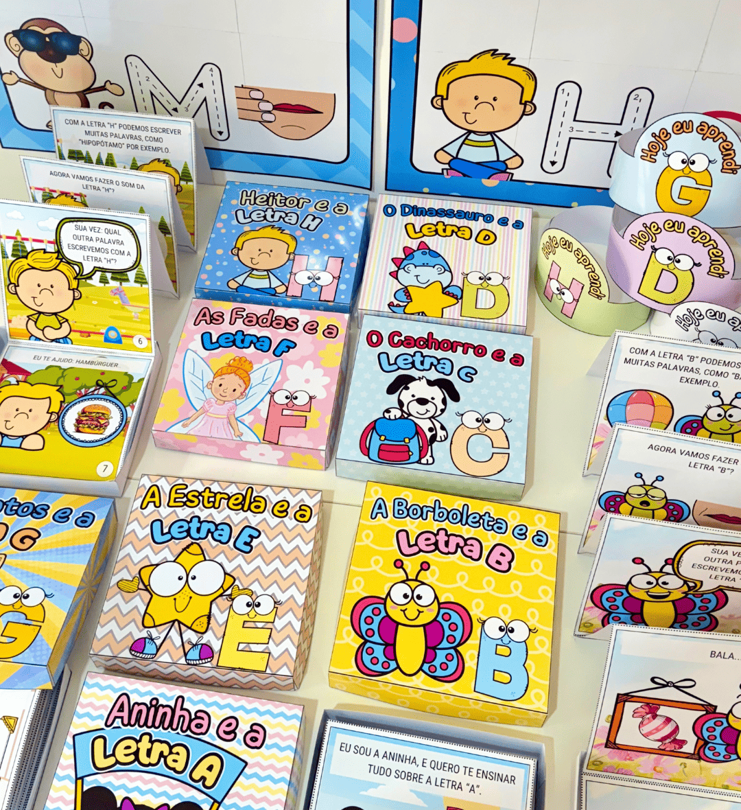 Histórias na Caixa: Combo Alfabeto Completo com 26 Kits — Alfabetização para Educação Infantil: Trabalhe letras, sons e…