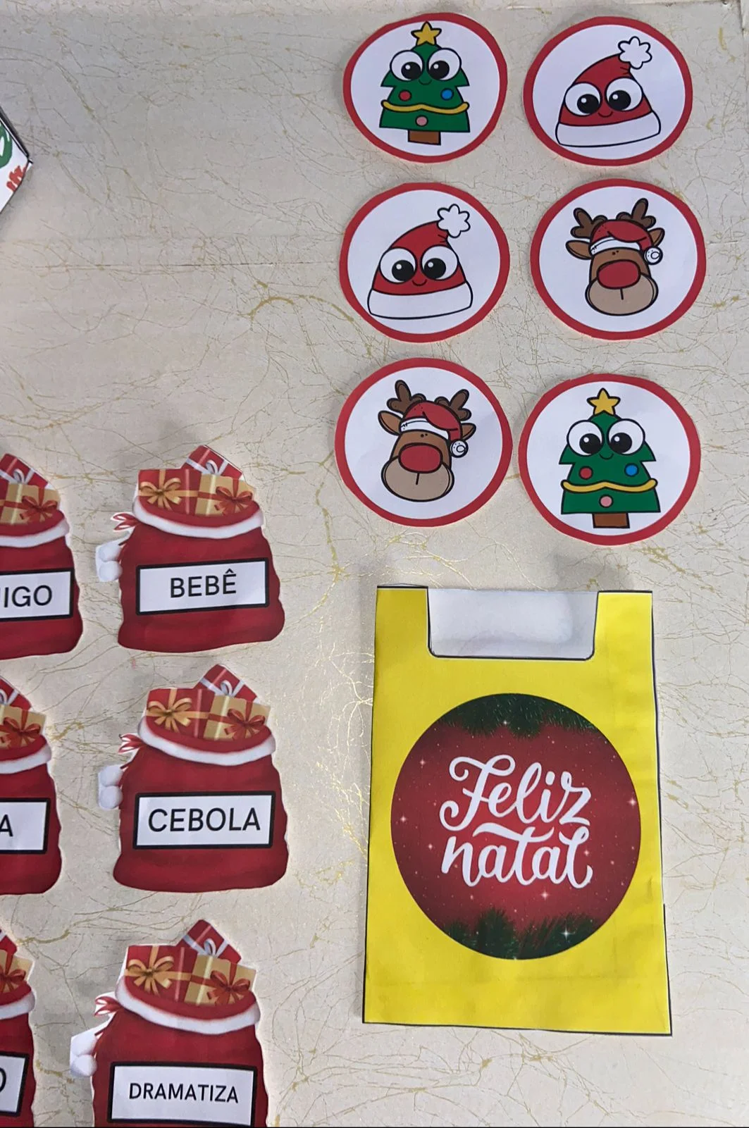 HORA DA LEITURA COM PAPAI NOEL – KIT 102 PALAVRAS, JOGOS E ATIVIDADES — amostra 3: Um kit natalino com 102 palavras simples… HORA DA LEITURA COM PAPAI NOEL – KIT 102 PALAVRAS, JOGOS E ATIVIDADES — amostra 3: Um kit natalino com 102 palavras simples…