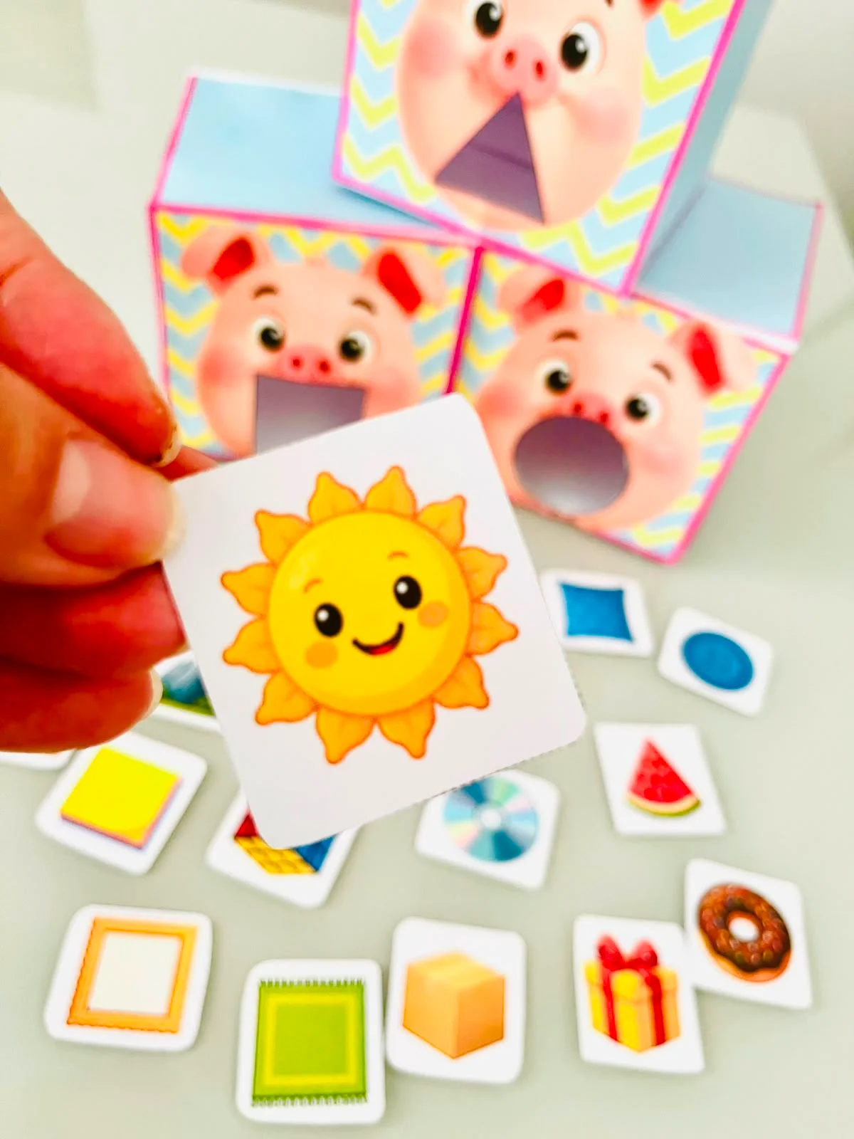 JOGO ALIMENTE OS 3 PORQUINHOS — amostra 3: 🐷🎉 O jogo que transforma formas geométricas em uma aventura divertida