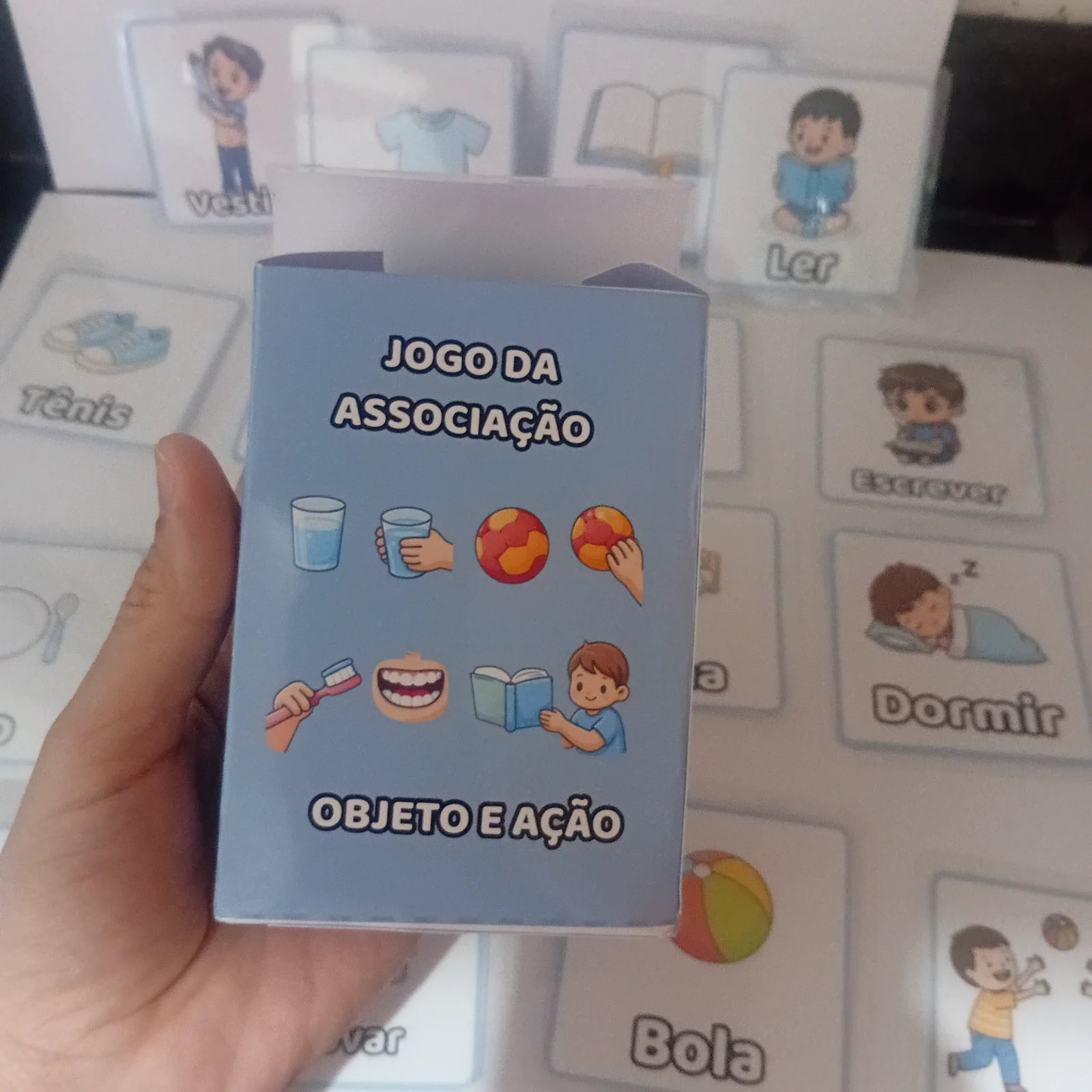 Jogo da Associação – Objeto e Ação | 9 Pares de Cartas — amostra 3: Jogo da Associação com 9 pares de cartas para a criança…