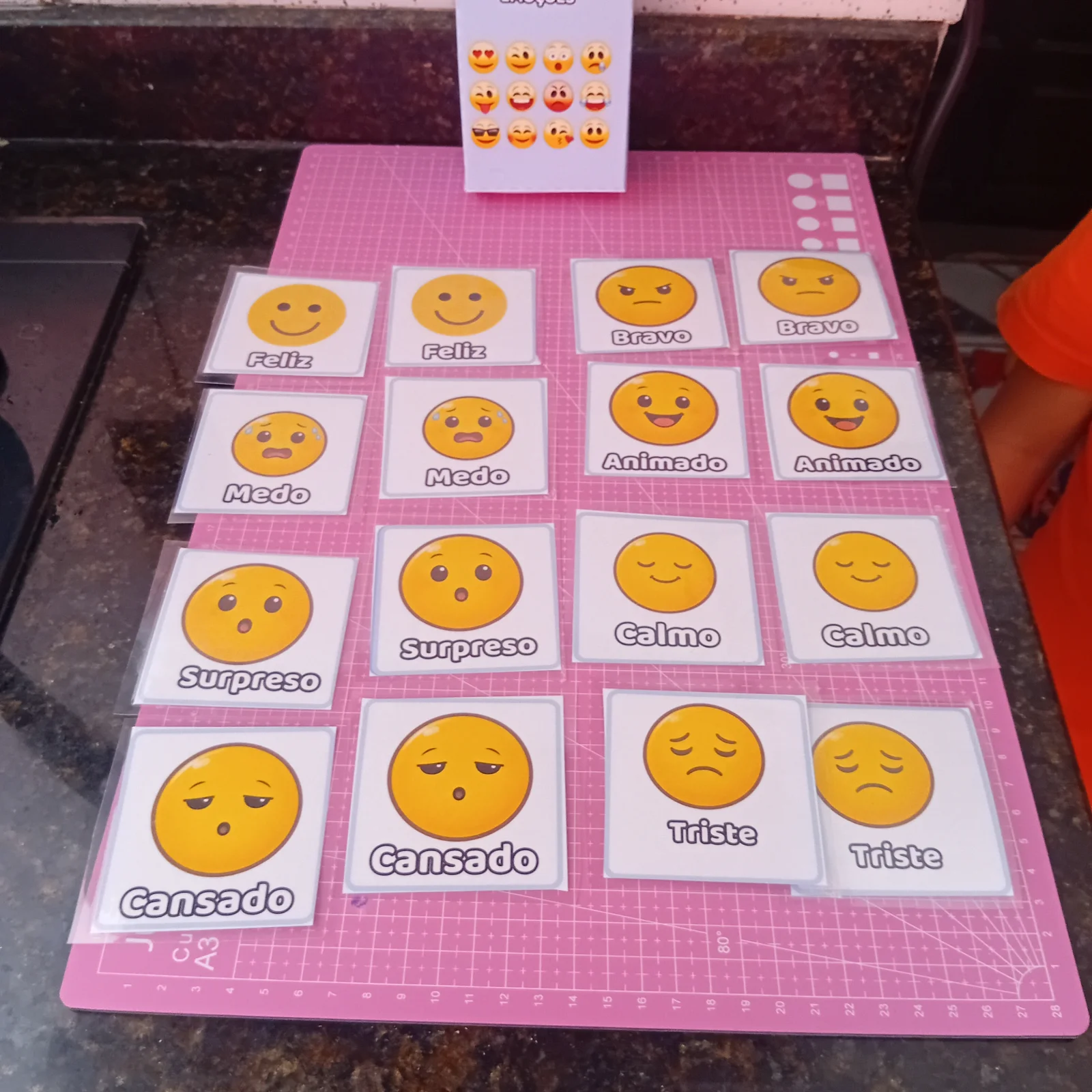 Jogo da Memória das Emoções – 8 Pares de Cartas — amostra 2: Jogo da Memória das Emoções com 8 pares de cartas,…