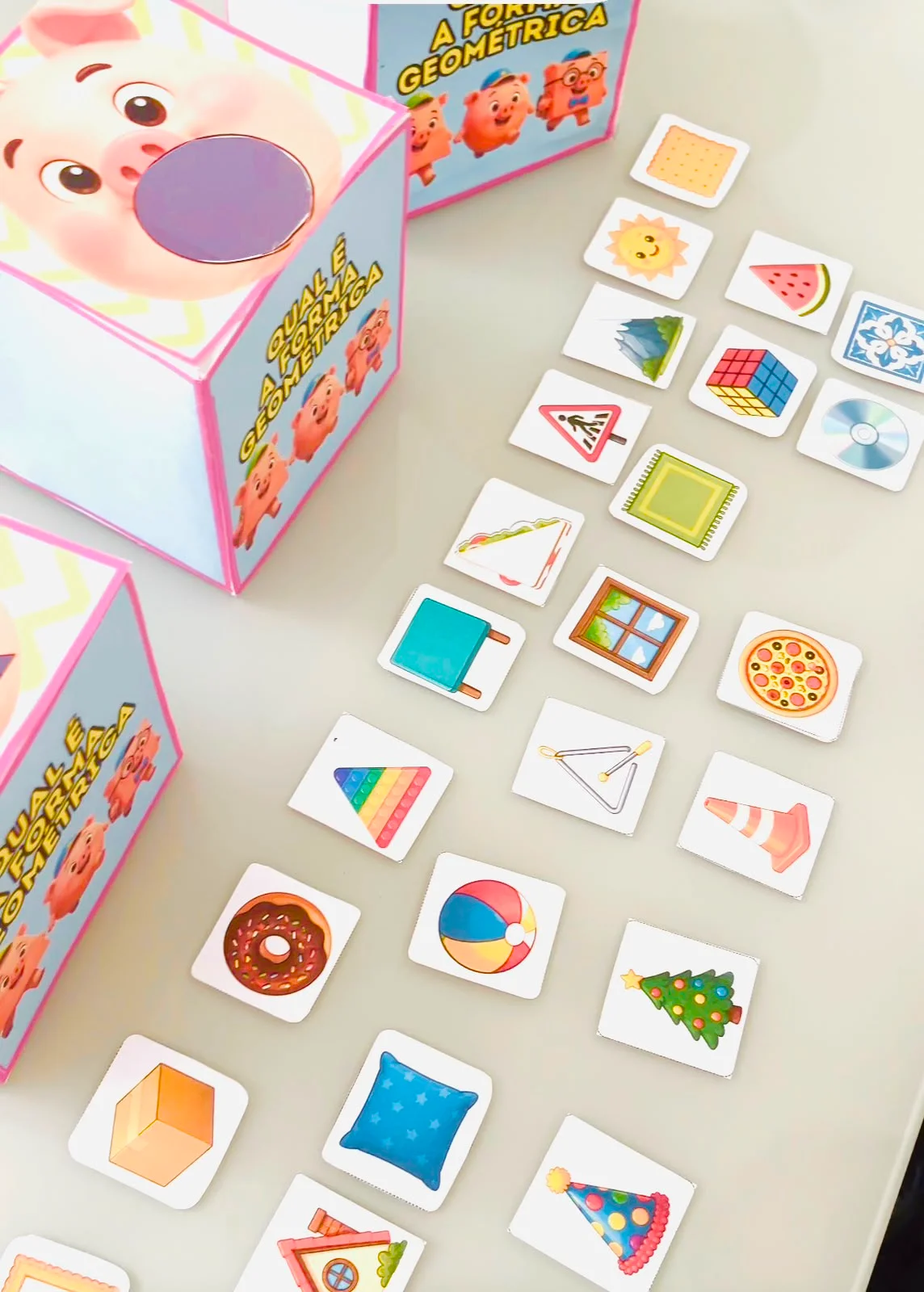 JOGO DAS FORMAS GEOMÉTRICAS E PORQUINHOS - ATIVIDADE LÚDICA — amostra 6: 🐷🎉 O jogo que vai fazer seus alunos aprenderem…