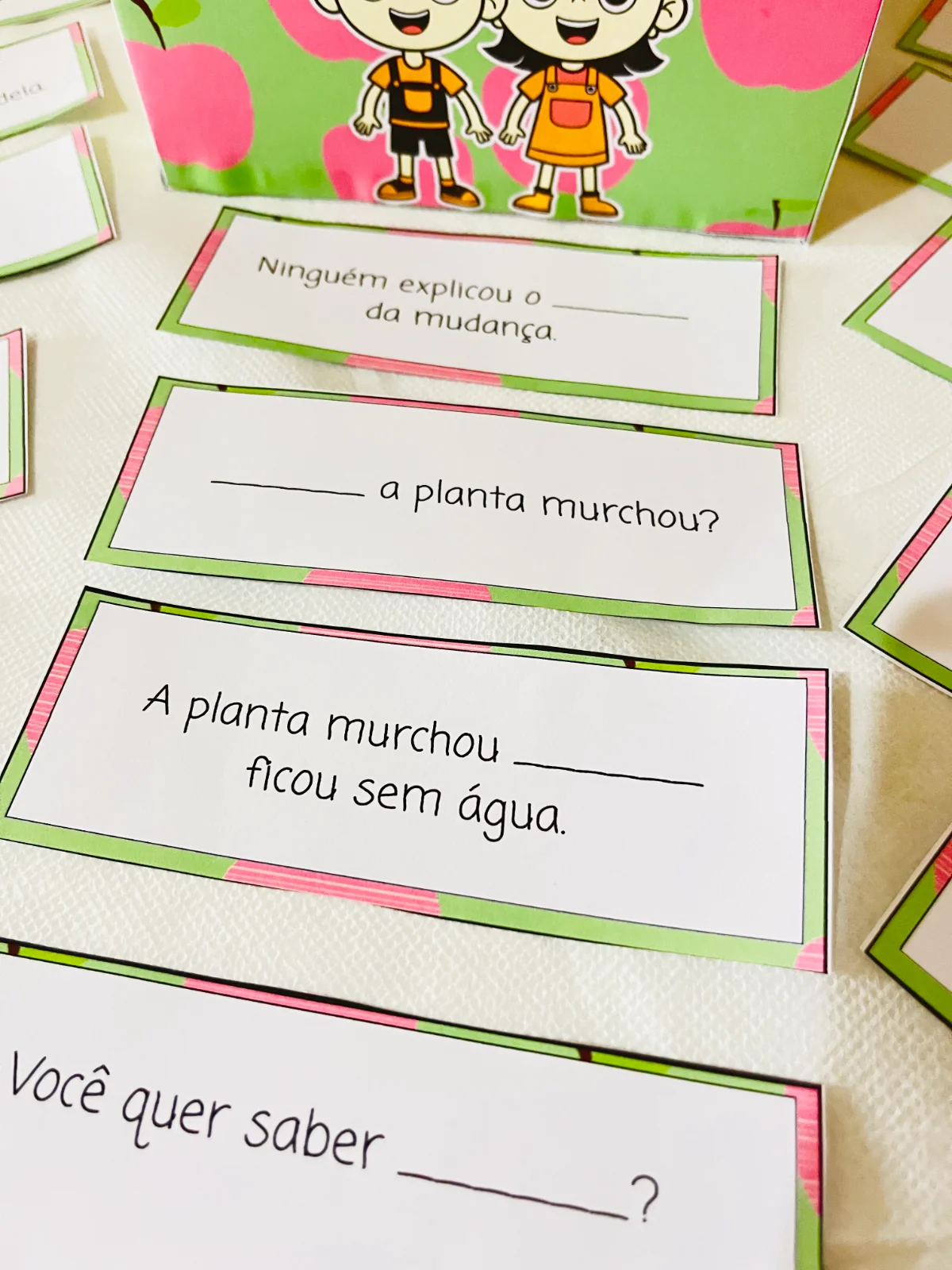 Jogo de Língua Portuguesa Pense Rápido – Os Porquês — amostra 1: Se tem um conteúdo que sempre gera dúvida… são os porquês