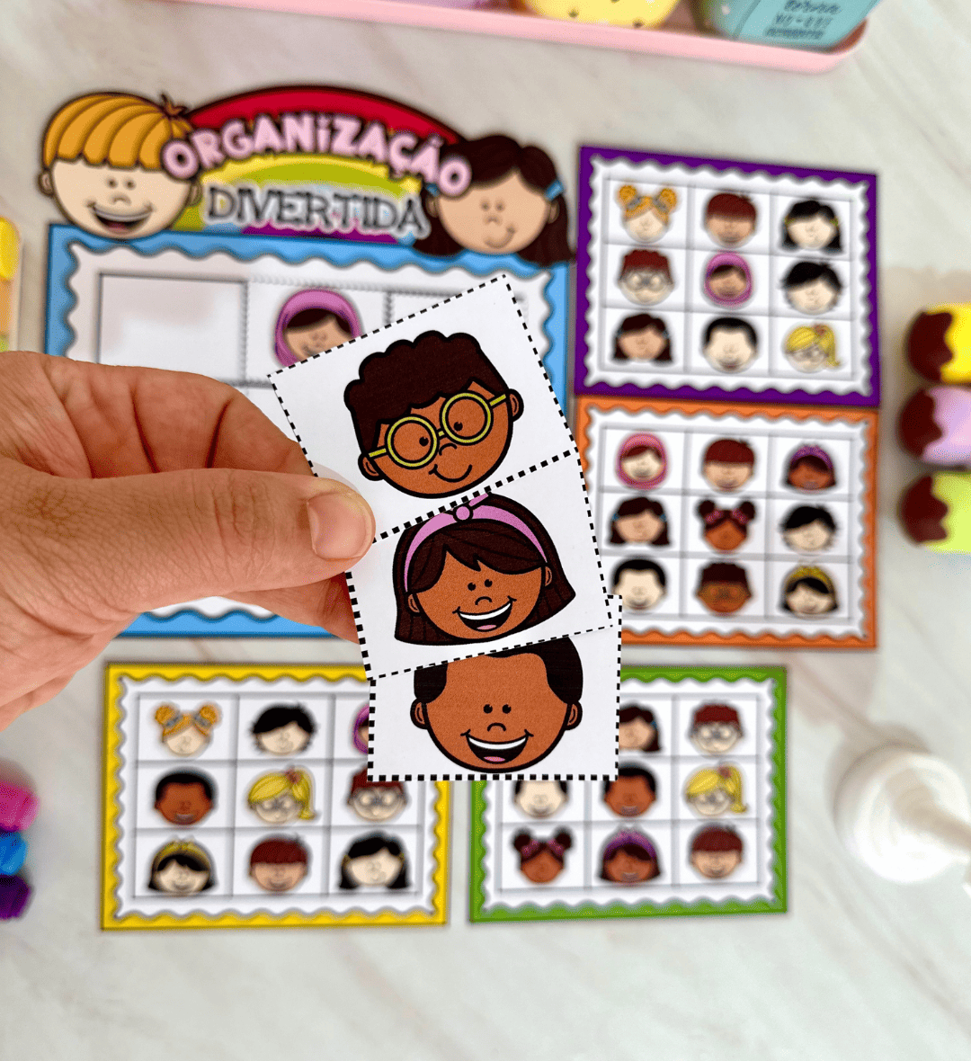 Jogo de organização infantil em PDF com 16 fichas — amostra 2: O que vem no material