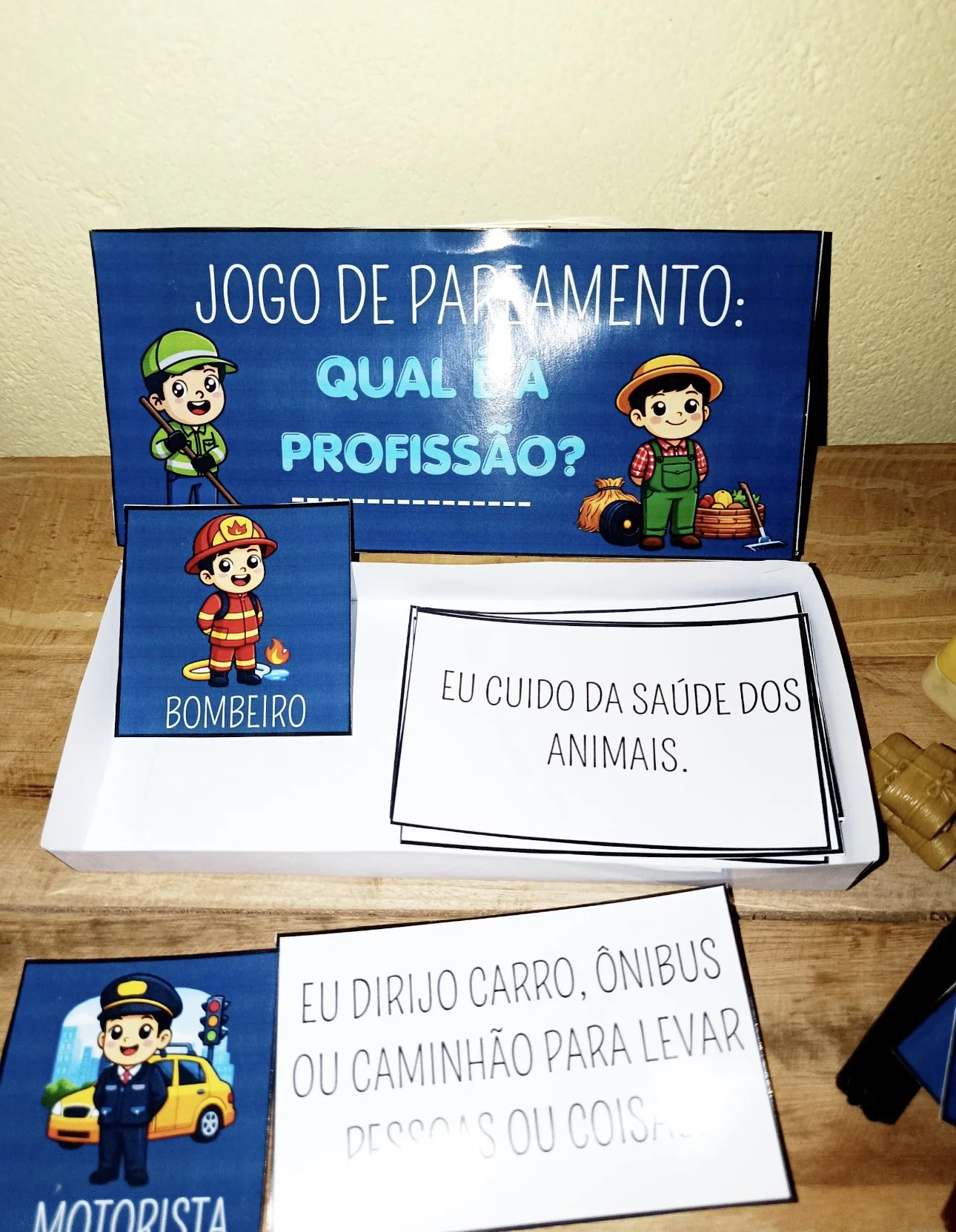 Jogo de pareamento Qual é a profissão? — Datas comemorativas para Todas as séries: Jogo de Pareamento: Qual é a Profissão