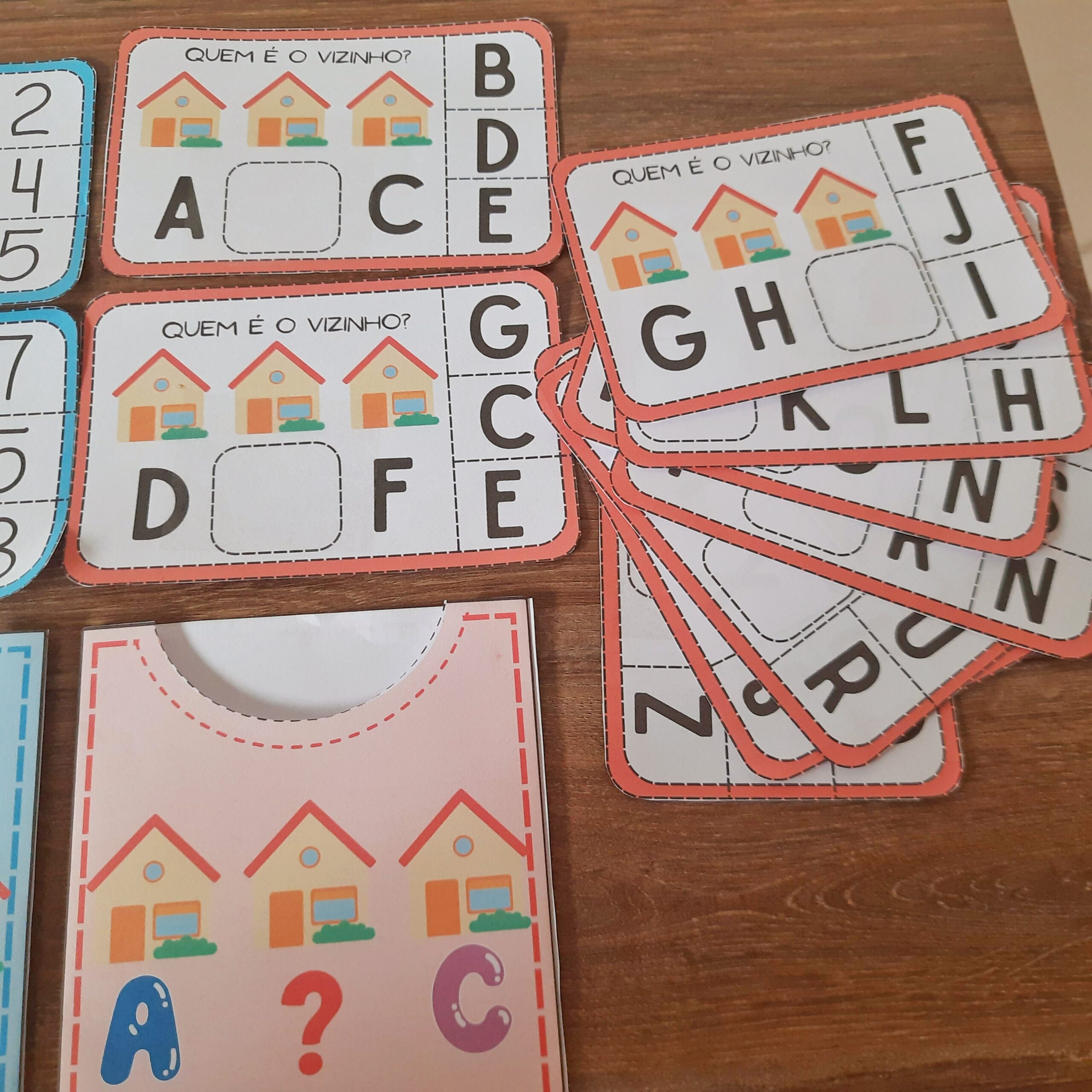 Jogo de sequência numérica e alfabética: Quem é o Vizinho? — amostra 3: Como usar em sala de aula