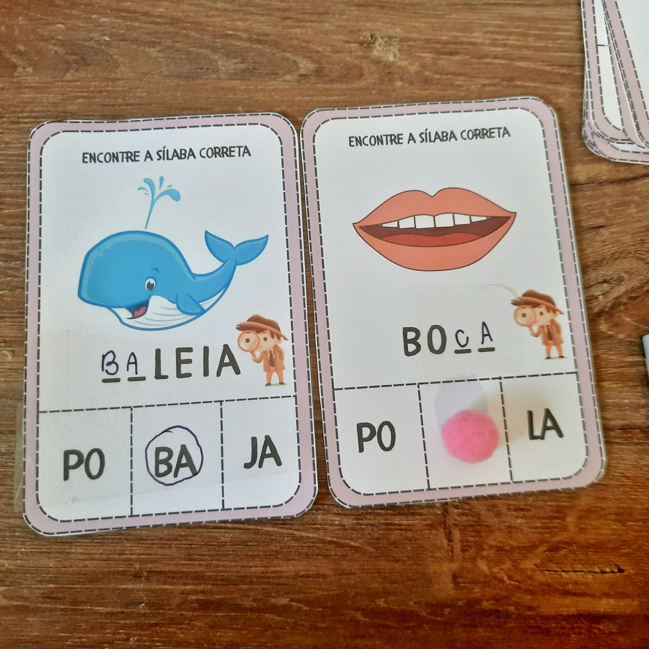 Jogo de sílabas: Detetive de Sílabas para alfabetização — amostra 2: O que acompanha o material