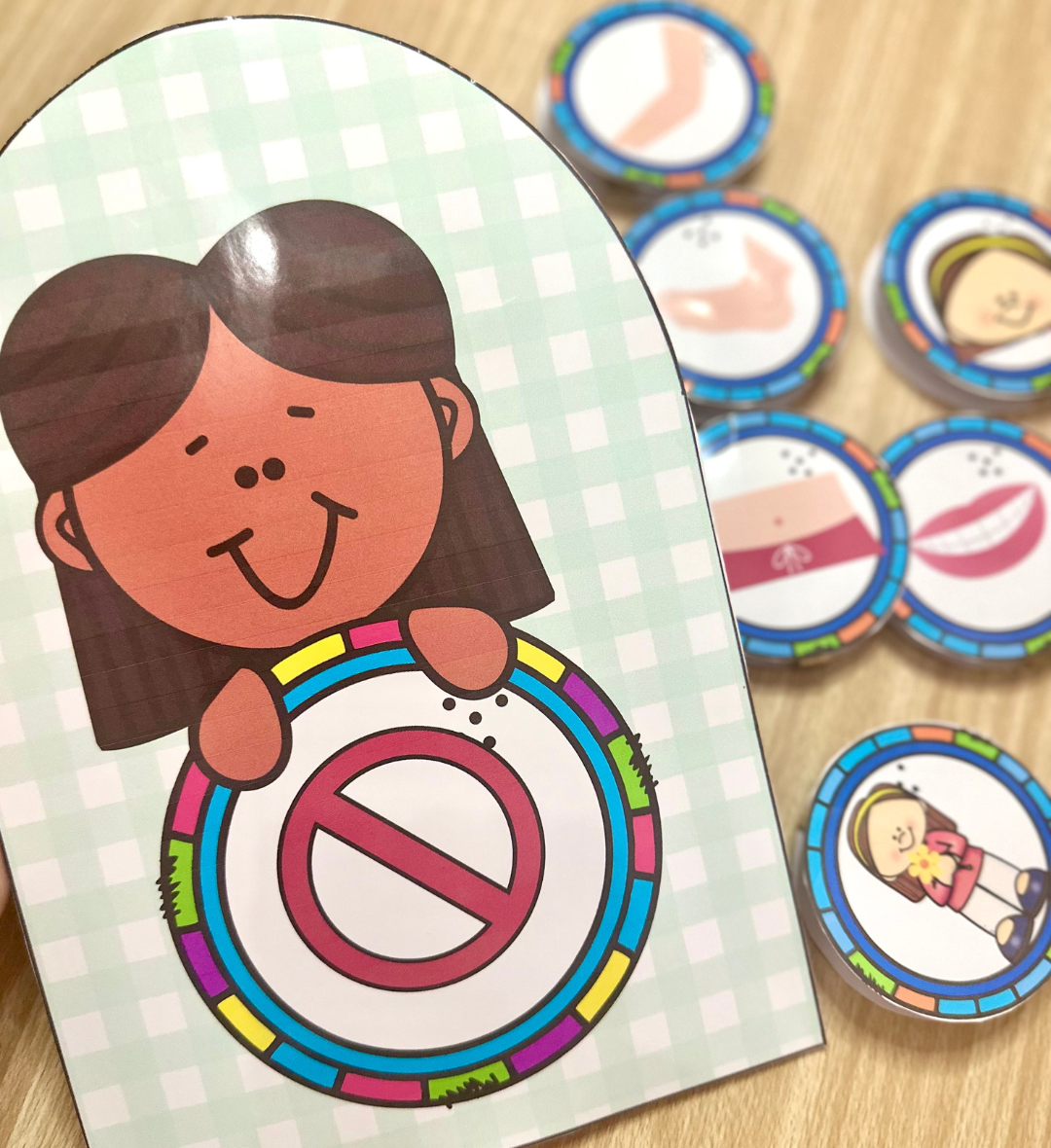 Kit 18 de Maio: Semáforo do Toque e Luva Musical — amostra 7: Aborde a proteção de crianças com o Kit 18 de Maio em PDF…
