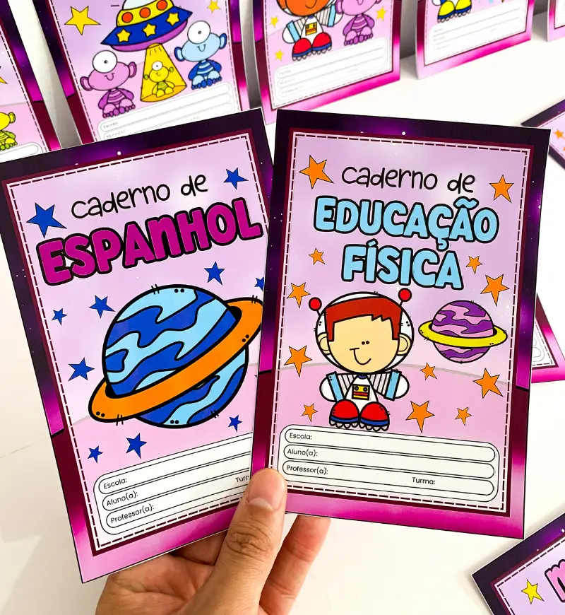 Kit Capas para Caderno - Viajando no Espaço – PDF para Imprimir — amostra 3: Capas de Caderno Coloridas e para Colorir no…
