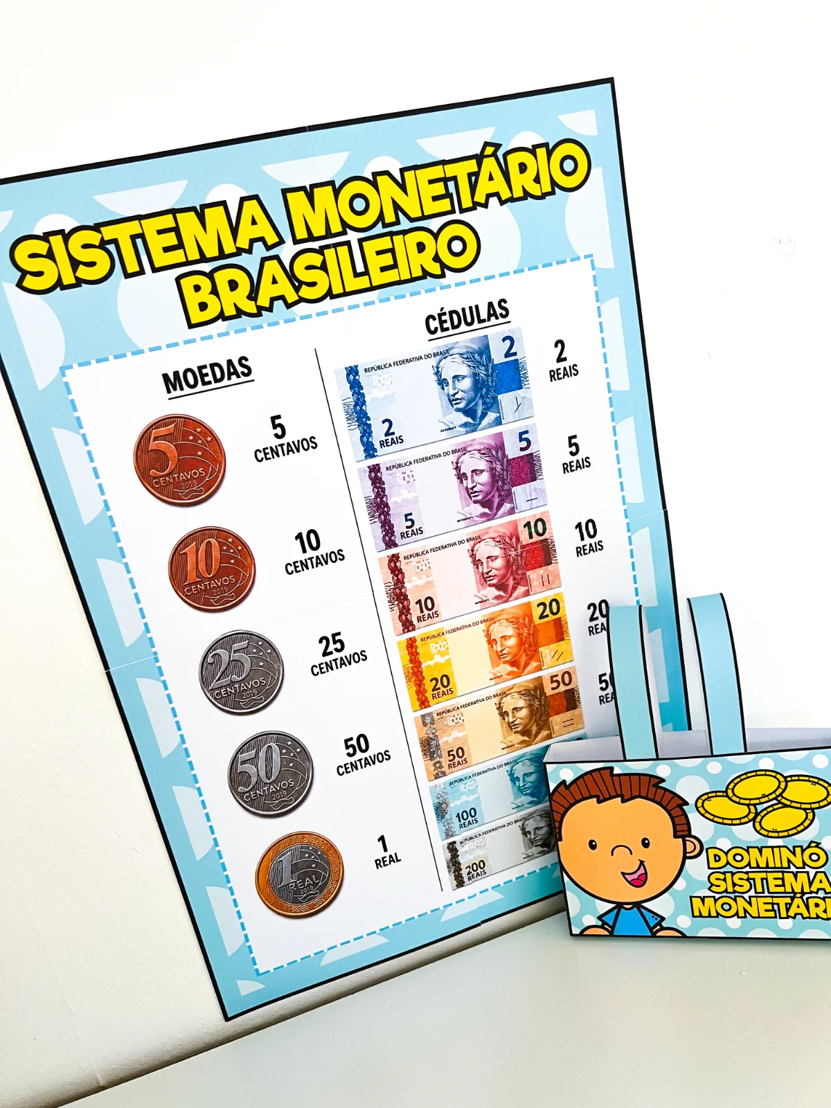 Kit Cartaz e Dominó Sistema Monetário Brasileiro — amostra 4: Kit Cartaz e Dominó Sistema Monetário Brasileiro O Kit Cartaz… Kit Cartaz e Dominó Sistema Monetário Brasileiro — amostra 4: Kit Cartaz e Dominó Sistema Monetário Brasileiro O Kit Cartaz…