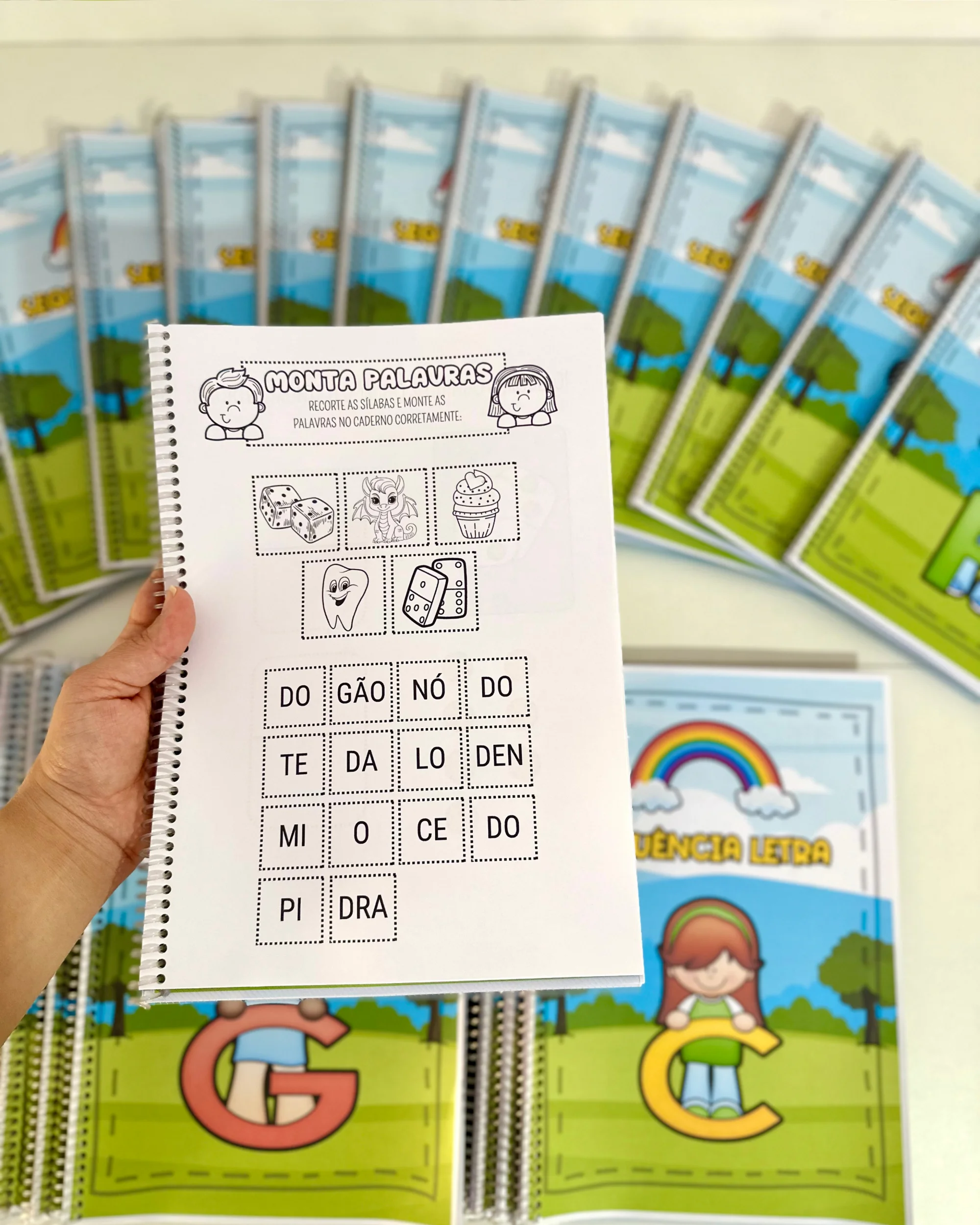 KIT COM 26 APOSTILAS DAS LETRAS DO ALFABETO — amostra 2: Sequência de atividades com todas as letras do alfabeto, incluindo…