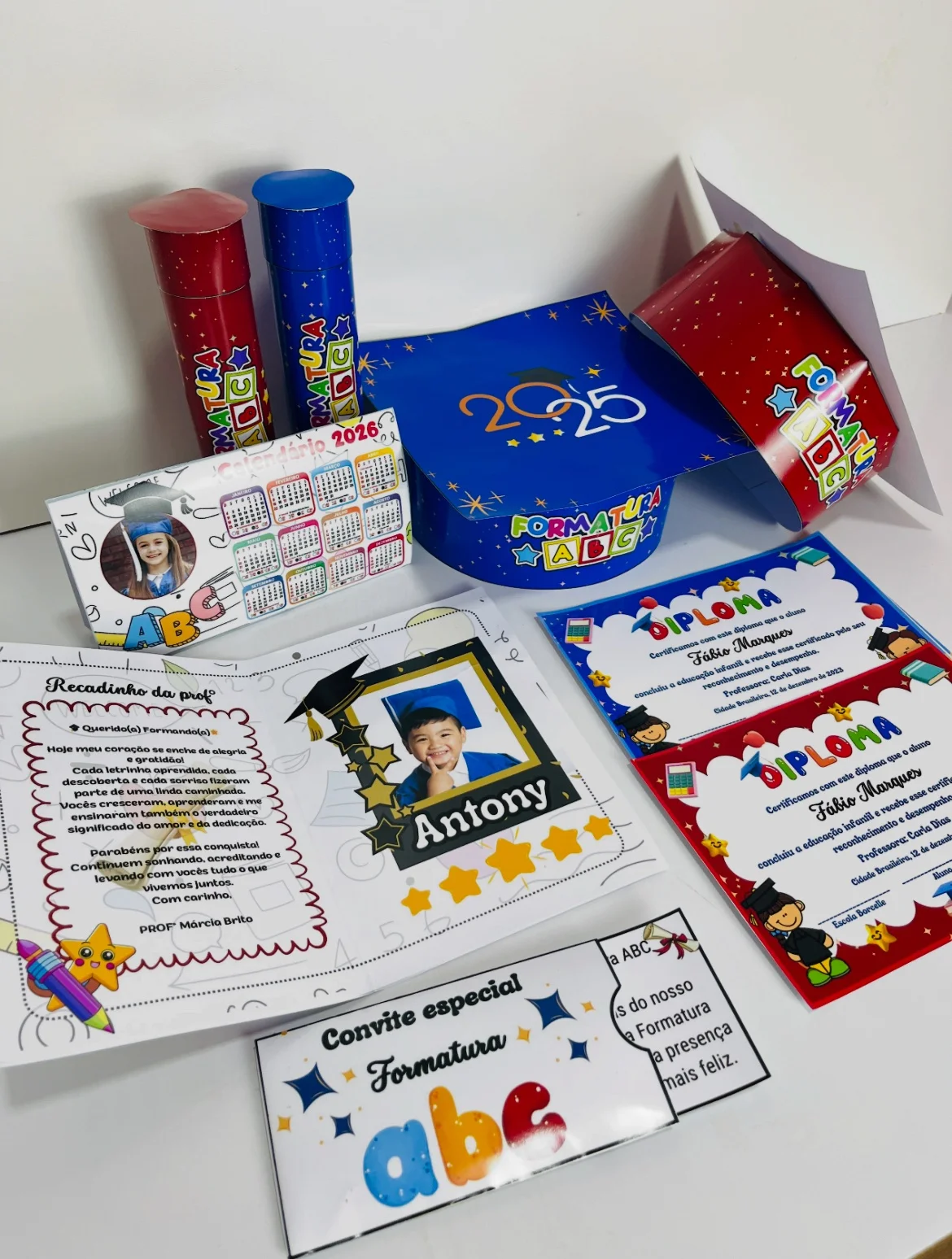 Kit completo de formatura — Datas comemorativas para Todas as séries: *Kit formatura* 🔤 🥳 Esse kit de formatura ABC foi…