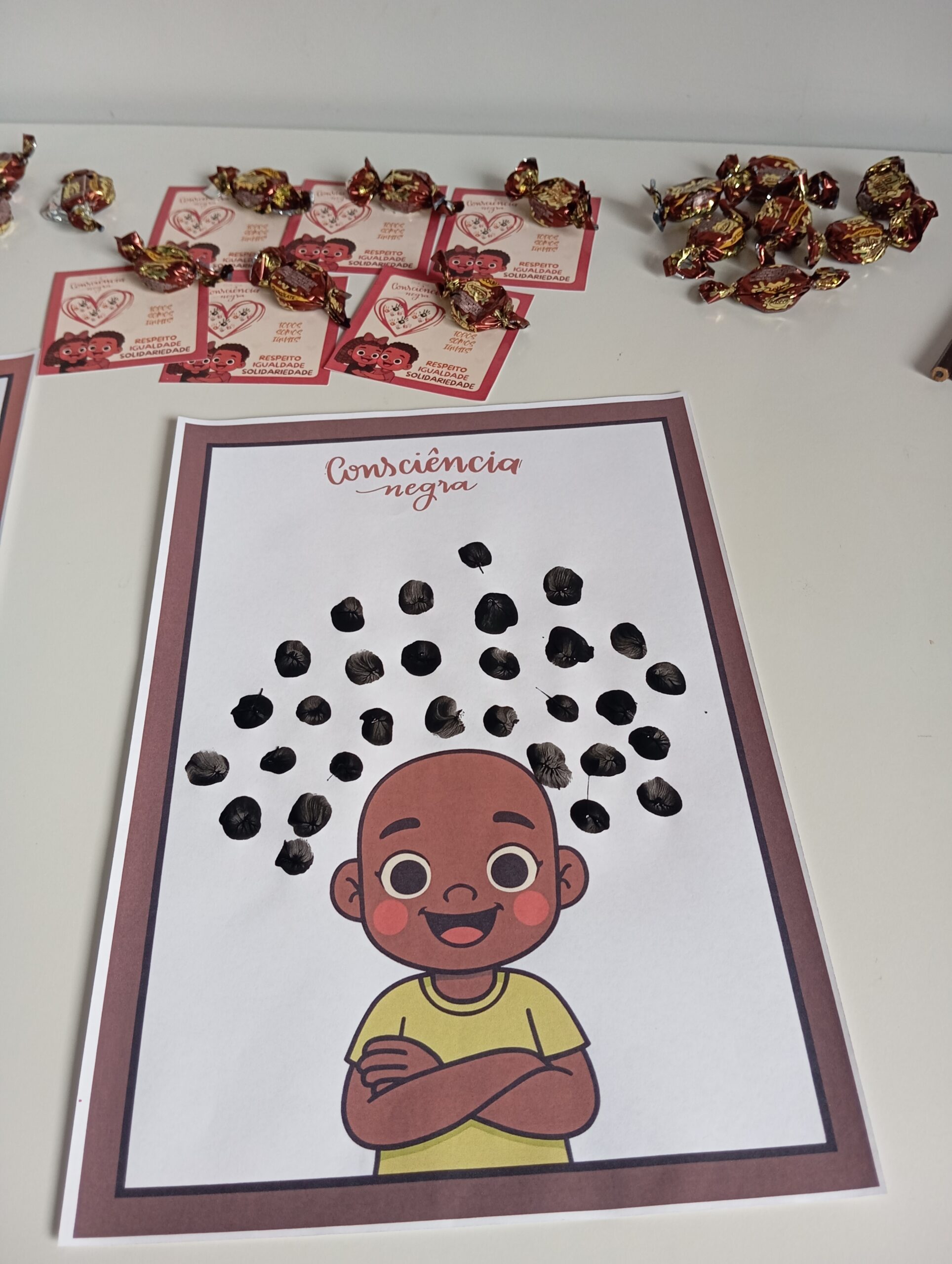 Kit consciência negra: painel / decoração + folha de atividade – Atividade Pedagógica — amostra 2: Formato e entrega