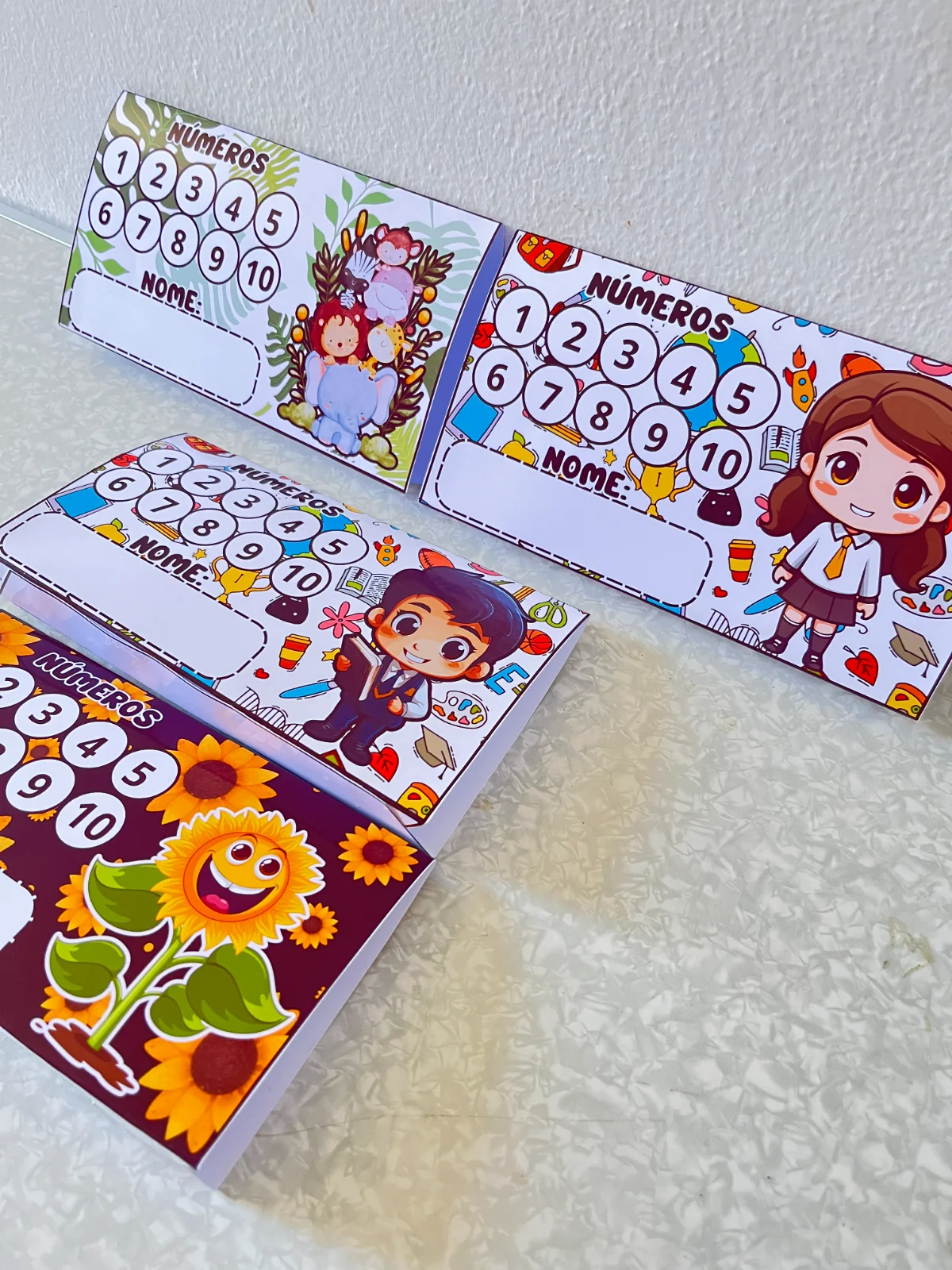Kit Crachá de Mesa – PDF para Imprimir | Alfabetização — Alfabetização para Educação Infantil: O kit contém: 4 modelos…