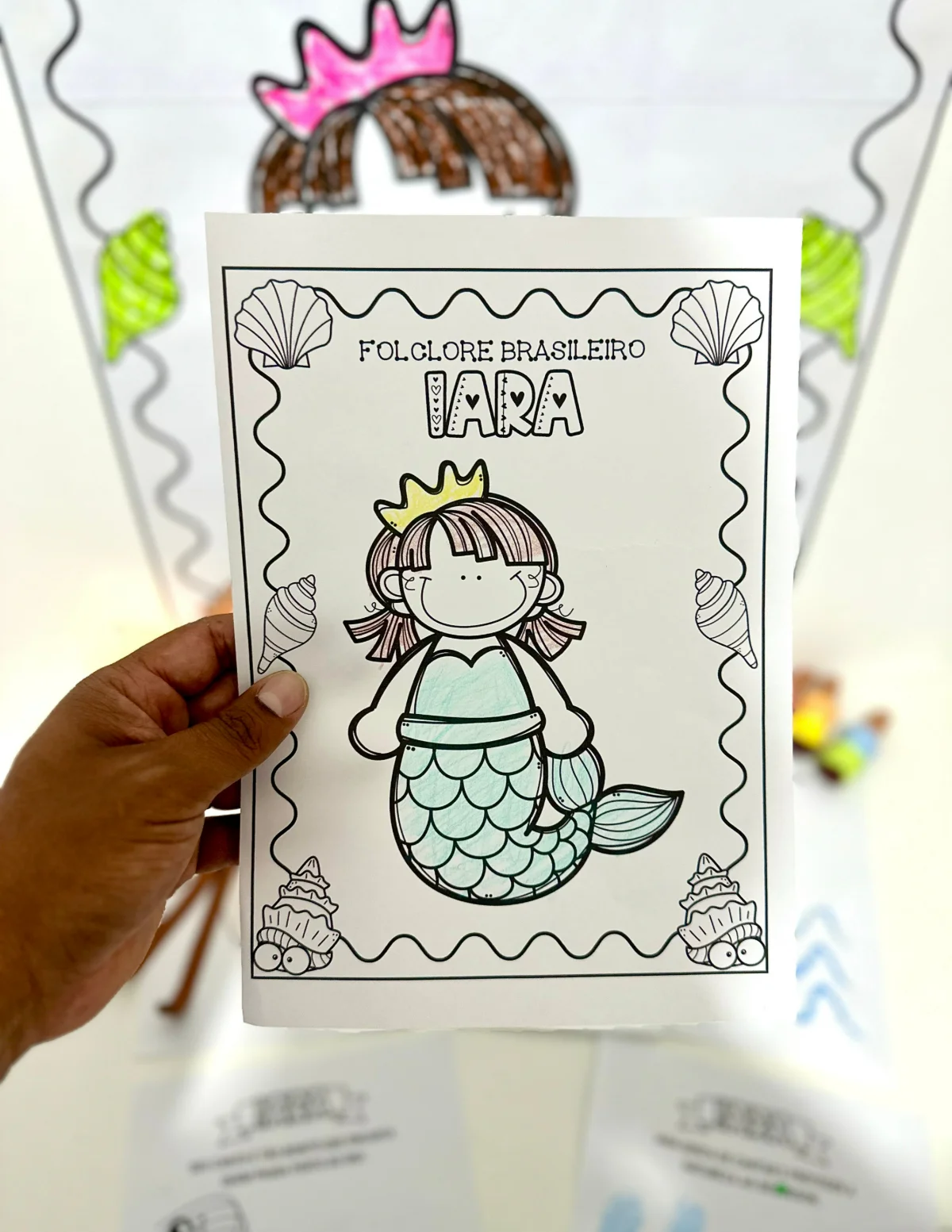 Kit de cartaz colaborativo e atividades de artes – Iara — amostra 1: O que vem no material