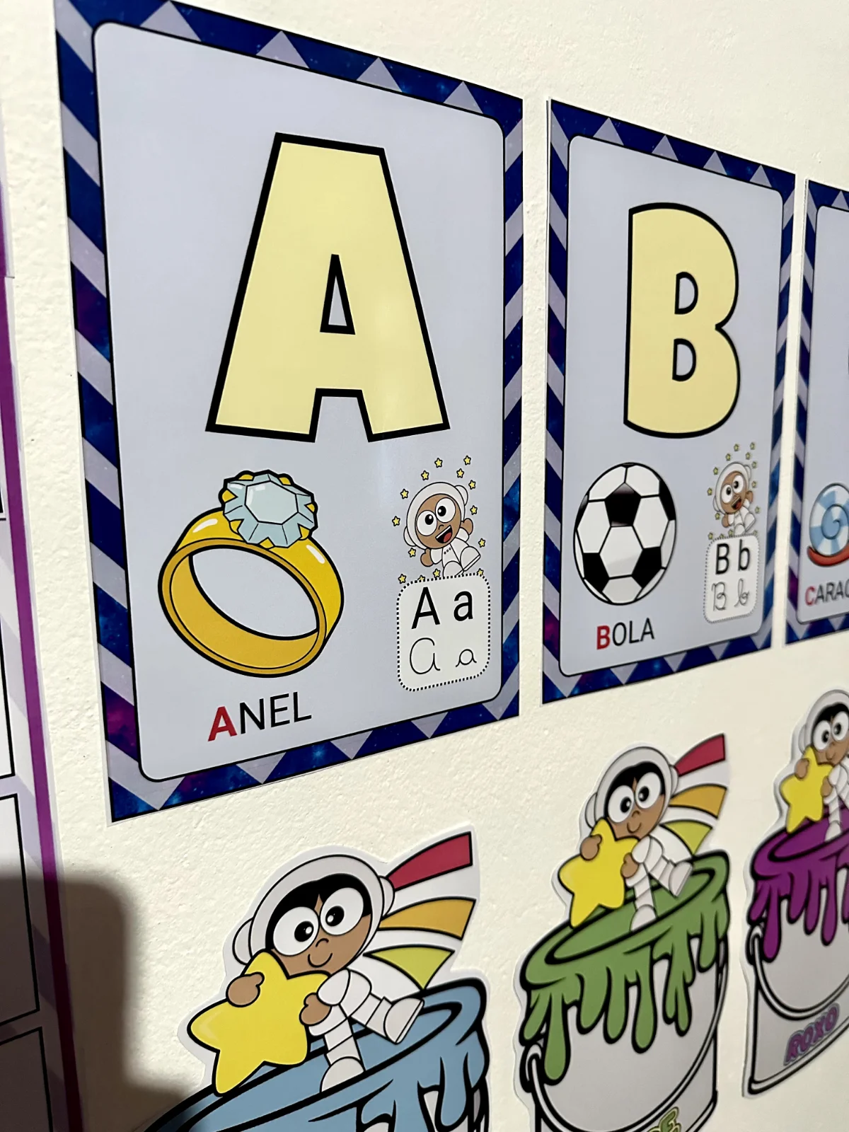 KIT DE DECORAÇÃO DE SALA DE AULA — ASTRONAUTA — amostra 2: Recurso ideal para criar um ambiente alfabetizador lúdico,… KIT DE DECORAÇÃO DE SALA DE AULA — ASTRONAUTA — amostra 2: Recurso ideal para criar um ambiente alfabetizador lúdico,…