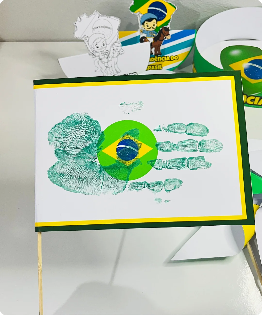 Kit de lembrancinhas da Pátria para imprimir — amostra 6: Prepare uma atividade para o 7 de Setembro com lembrancinhas em PDF