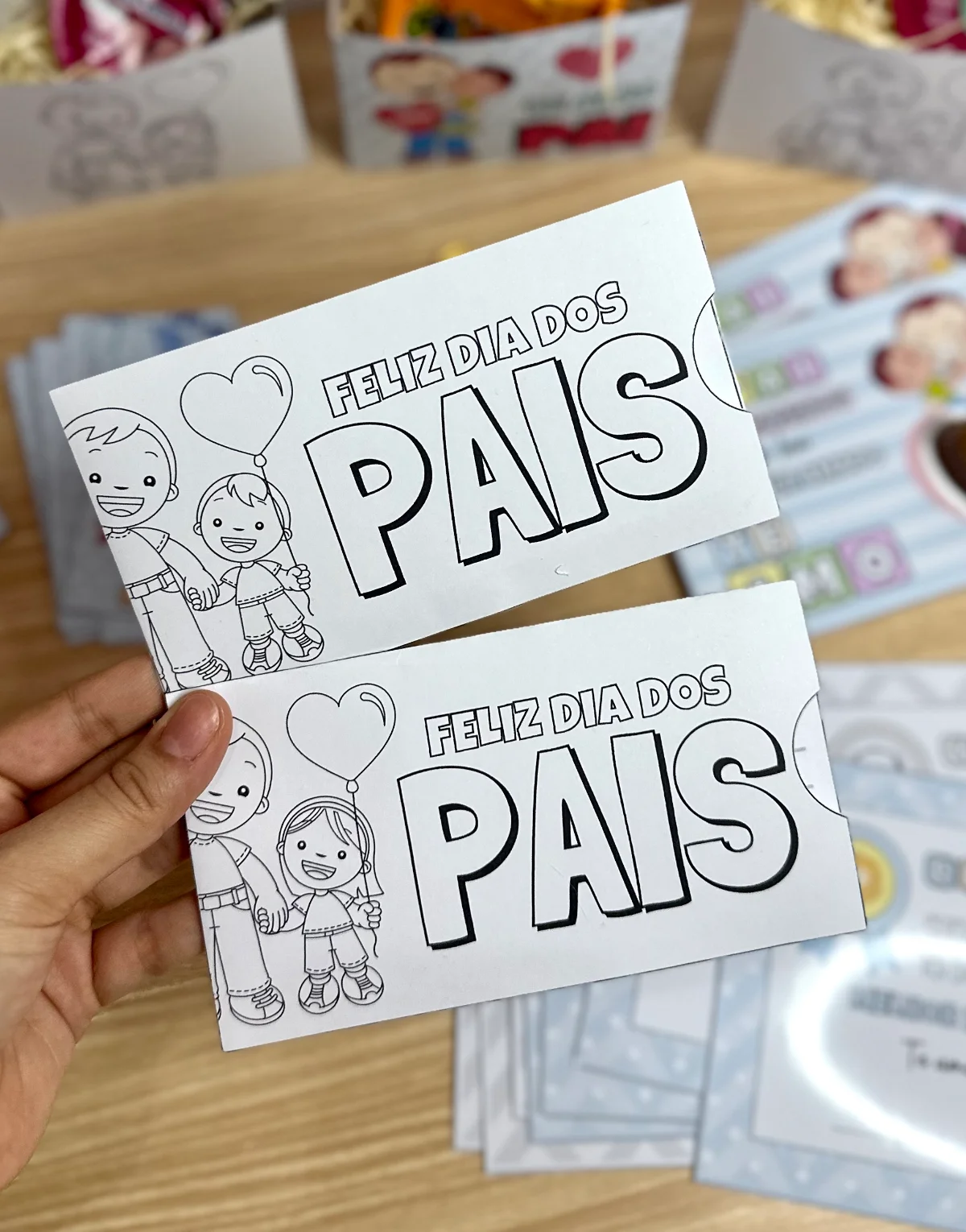 Kit de Lembrancinhas Dia dos Pais – PDF para Imprimir — amostra 7: Sacolinha menino e menina Colorida Sacolinha menino e…