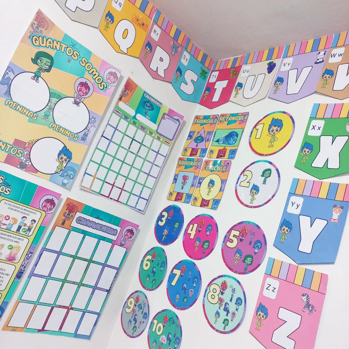KIT DE SALA DE AULA DIVERTIDAMENTE - ANOS INICIAIS — amostra 2: Deixe sua sala de aula mais colorida, organizada e…