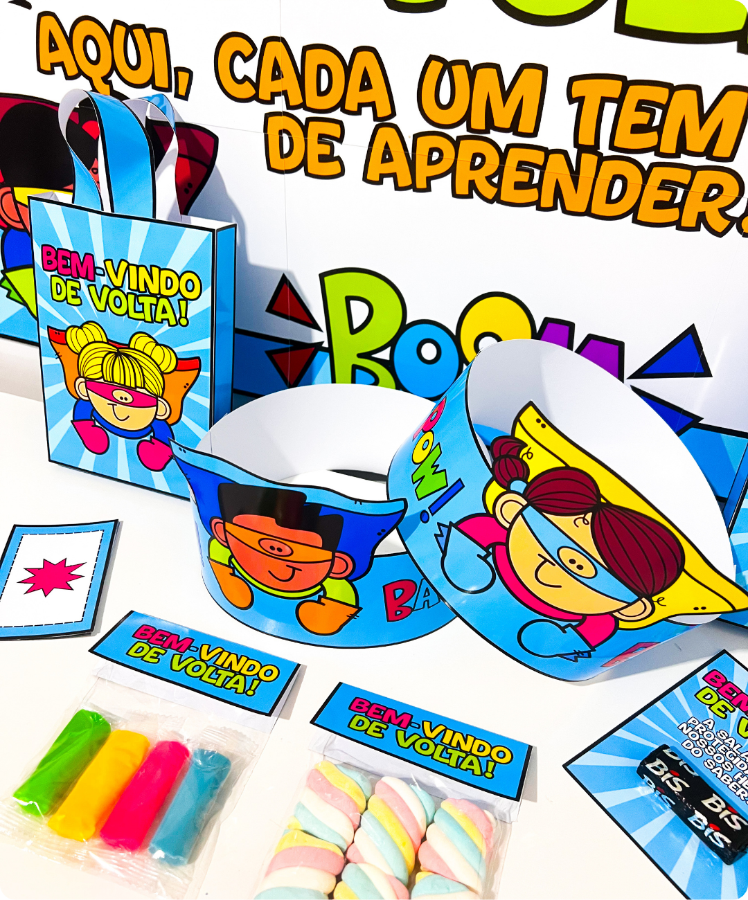 Kit de super-heróis para imprimir — volta às aulas — amostra 5: Prepare a recepção da turma com um painel de super-heróis…