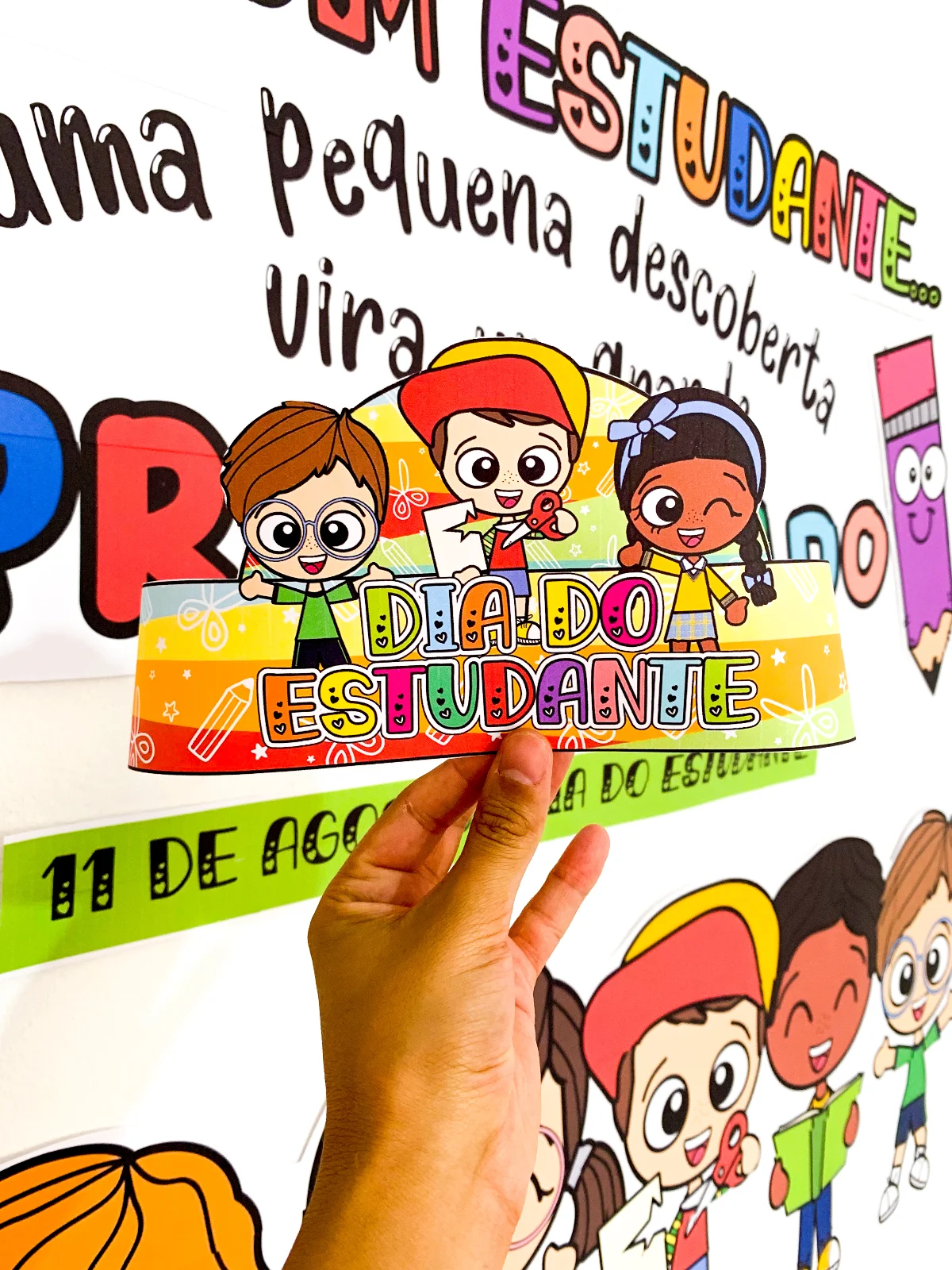 Kit Dia do Estudante - 11 de Agosto – PDF para Imprimir — amostra 2: Painel já ampliado Ponteiras para lápis e porta-lápis… Kit Dia do Estudante - 11 de Agosto – PDF para Imprimir — amostra 2: Painel já ampliado Ponteiras para lápis e porta-lápis…