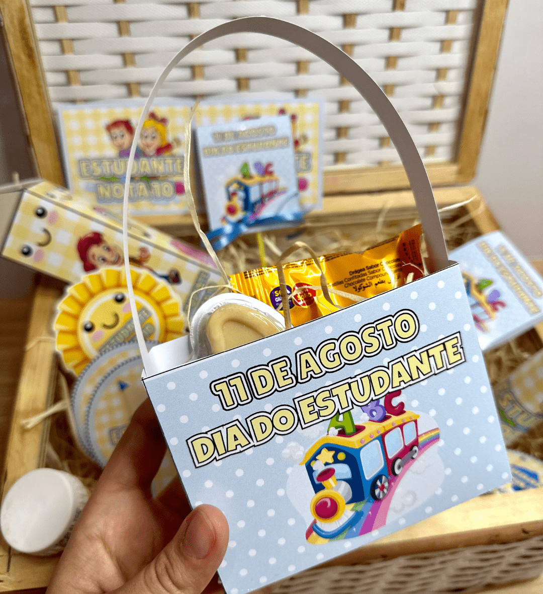 Kit Dia do Estudante Nota 10 em PDF para Imprimir — amostra 7: Celebre o Dia do Estudante com um kit em PDF para imprimir,…