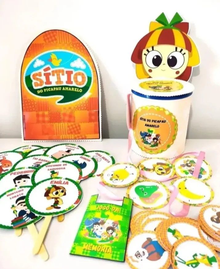 Kit dia do livro — amostra 1: O arquivo PDF contém: Jogo da memória Lata musical : sítio do Pica-pau-amarelo Luva com os…