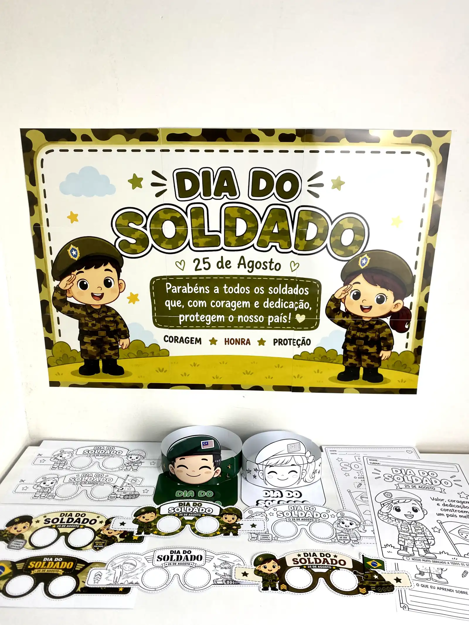 Kit Dia do Soldado – Painel, Viseiras, Óculos e Atividades — capa do material