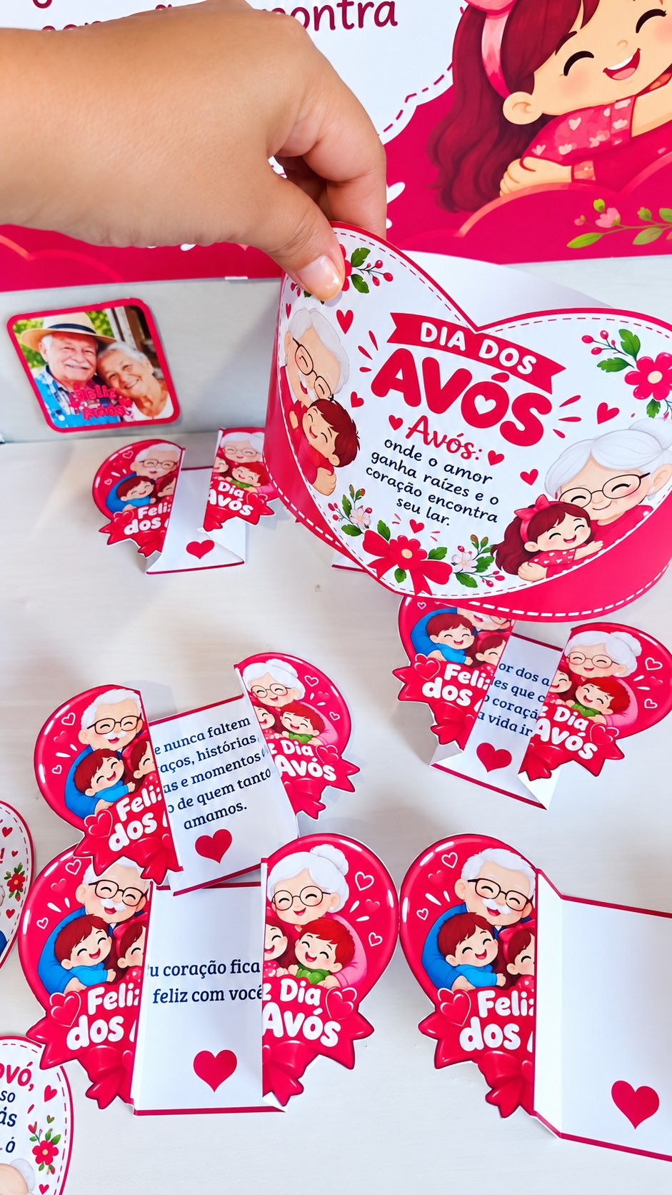Kit Dia dos Avós – Painel, Caixinha,Cartões,Lembrancinhas e Atividades — amostra 2: O material reúne painel decorativo,…