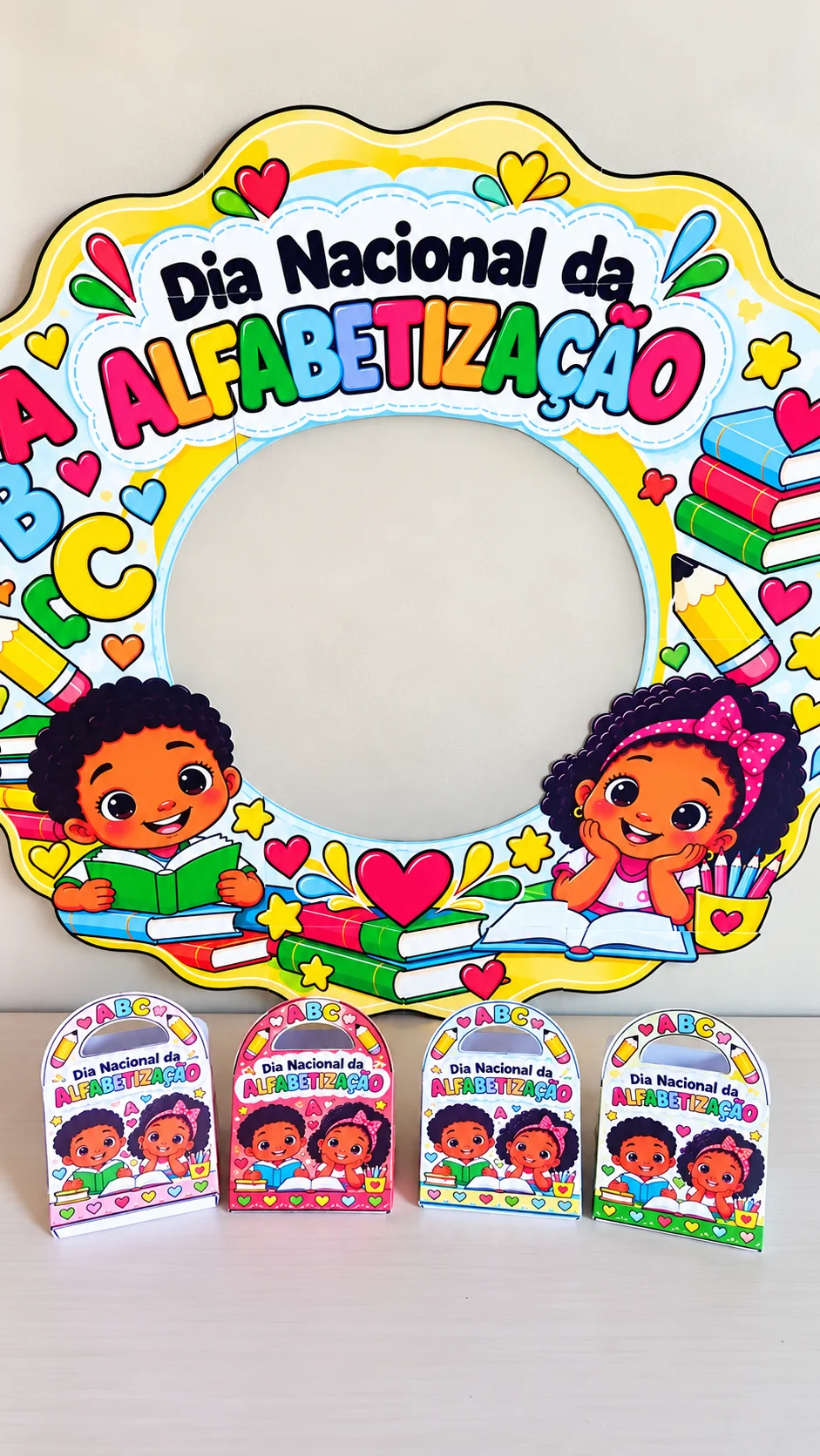 Kit Dia Nacional da Alfabetização – Painel e Brindes — amostra 1: 🌈📚 KIT DIA NACIONAL DA ALFABETIZAÇÃO – PAINEL…