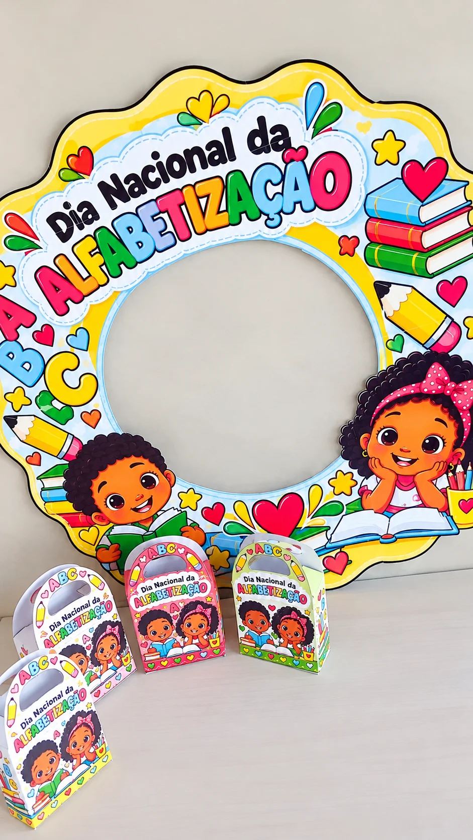 Kit Dia Nacional da Alfabetização – Painel e Brindes — amostra 2: 🌈📚 Garanta seu kit e celebre a magia da alfabetização…
