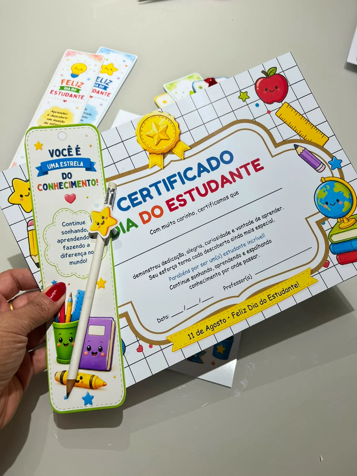 Kit Especial Feliz Dia do Estudante - Certificados, Marcadores e Porta-Lápis! — amostra 2: Celebre o Dia do Estudante com…