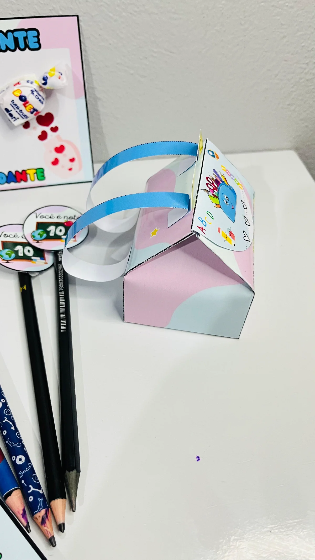 🎒✨ Kit Lembrancinha Dia do Estudante ✨🎒 Em PDF pronto para imprimir — amostra 1: 💙 🎒 "Ainda não sabe o que entregar no…