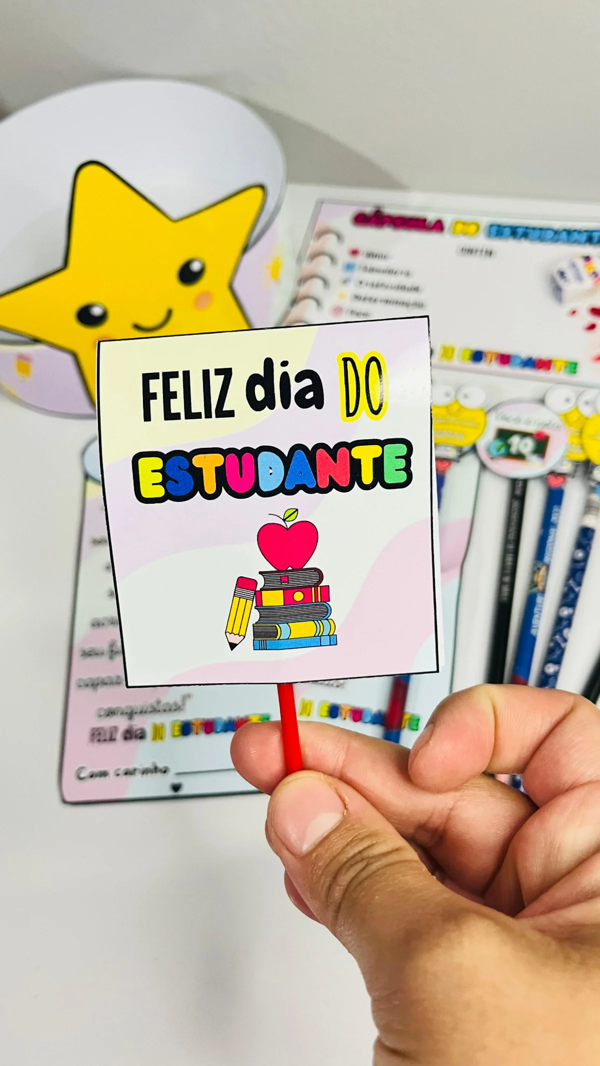 Kit Lembrancinha Dia do Estudante para Revenda — amostra 6: Surpreenda seus alunos no Dia do Estudante com uma lembrancinha…